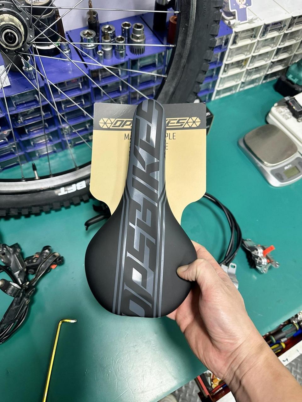 升级三拓zeron35筒轴前叉,禧玛诺m615油碟, 27.5轮组搭配2.