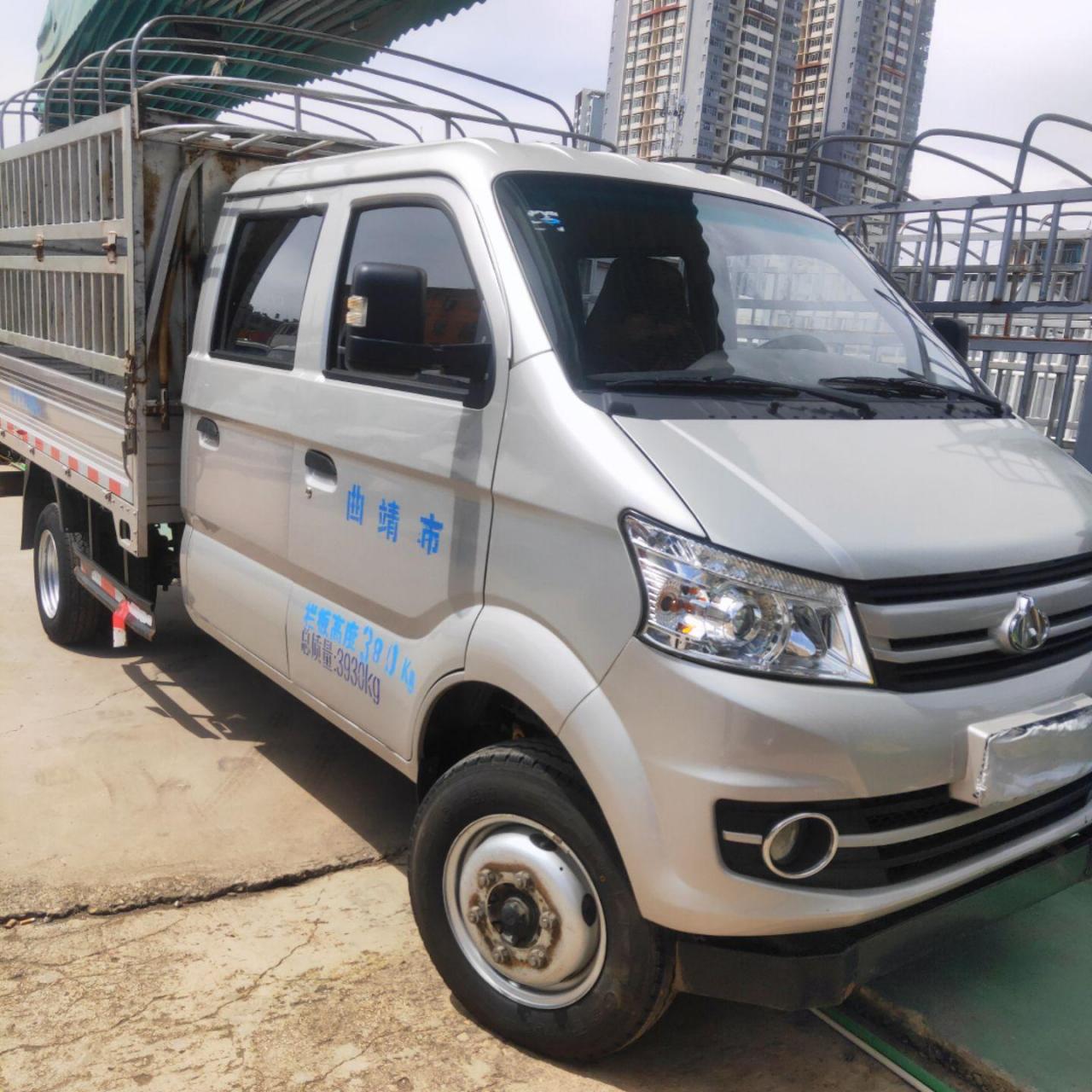 2020年10月份上牌长安跨越王x5双排后双轮,货箱长3.1宽1.