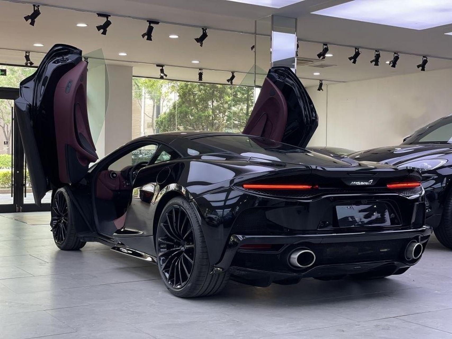 全新 迈凯伦 gt 黑武士/巴罗洛红 选配优秀,月底急出价格非常美丽 可