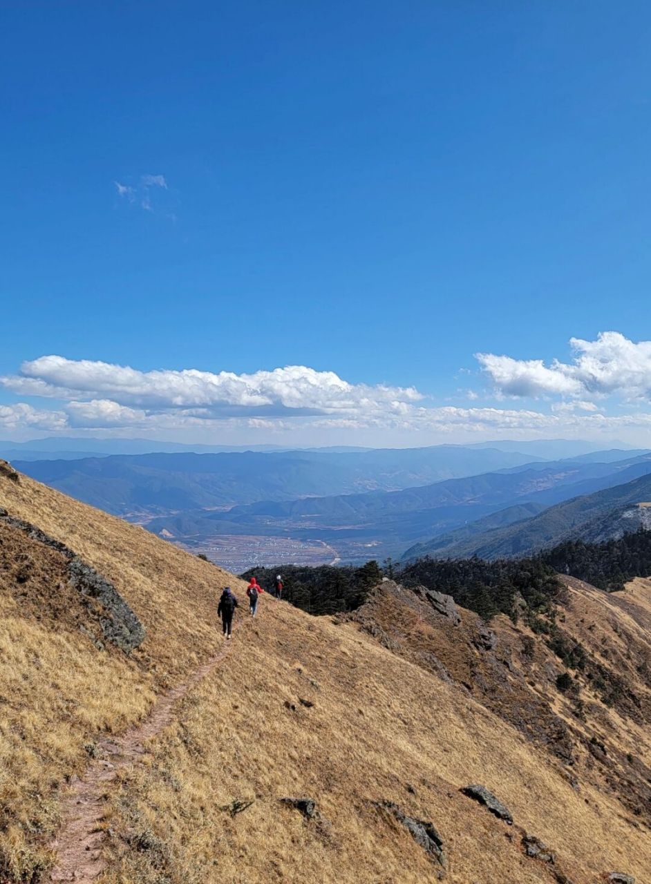 大理第一高峰——雪邦山徒步(附攻略) 说到大理海拔最高山,很多人自然