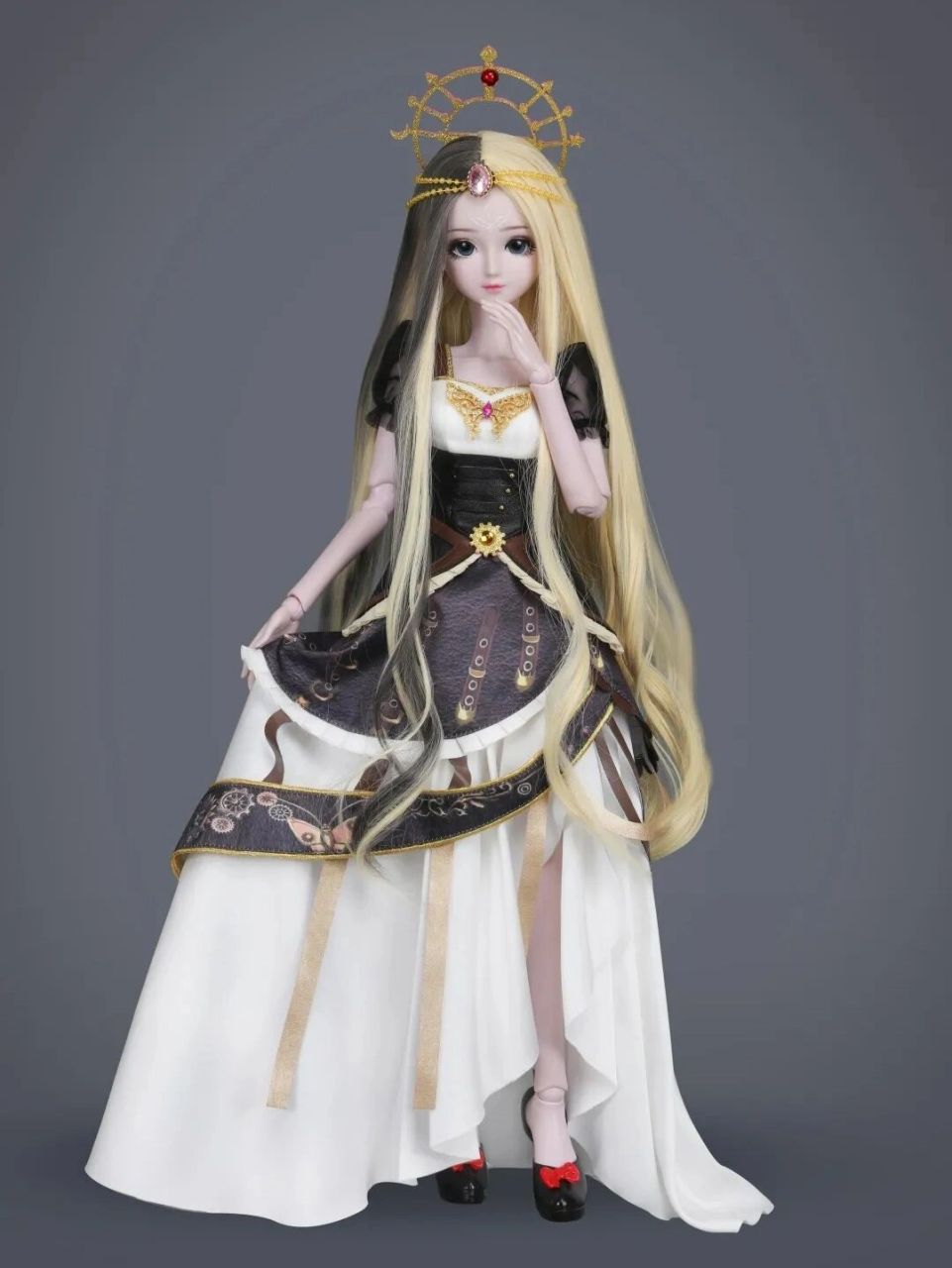 白光莹娃娃图片