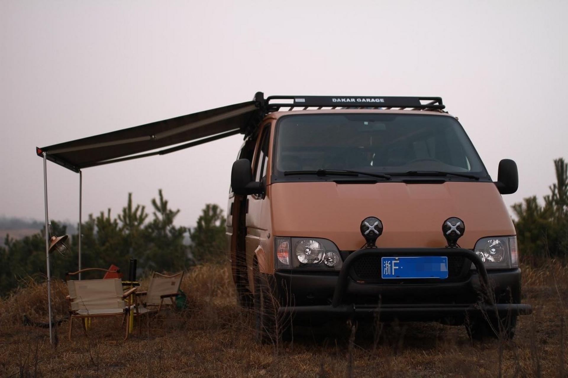 经典全顺低顶2.5米行李架,不锈钢无损侧梯,搭配2.