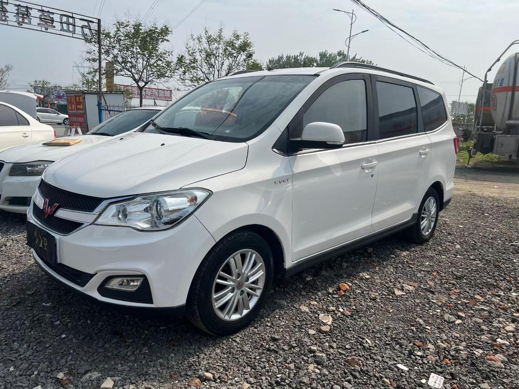 17年五菱宏光s1,1.5排量高配版!个人一手车!3万多公里!