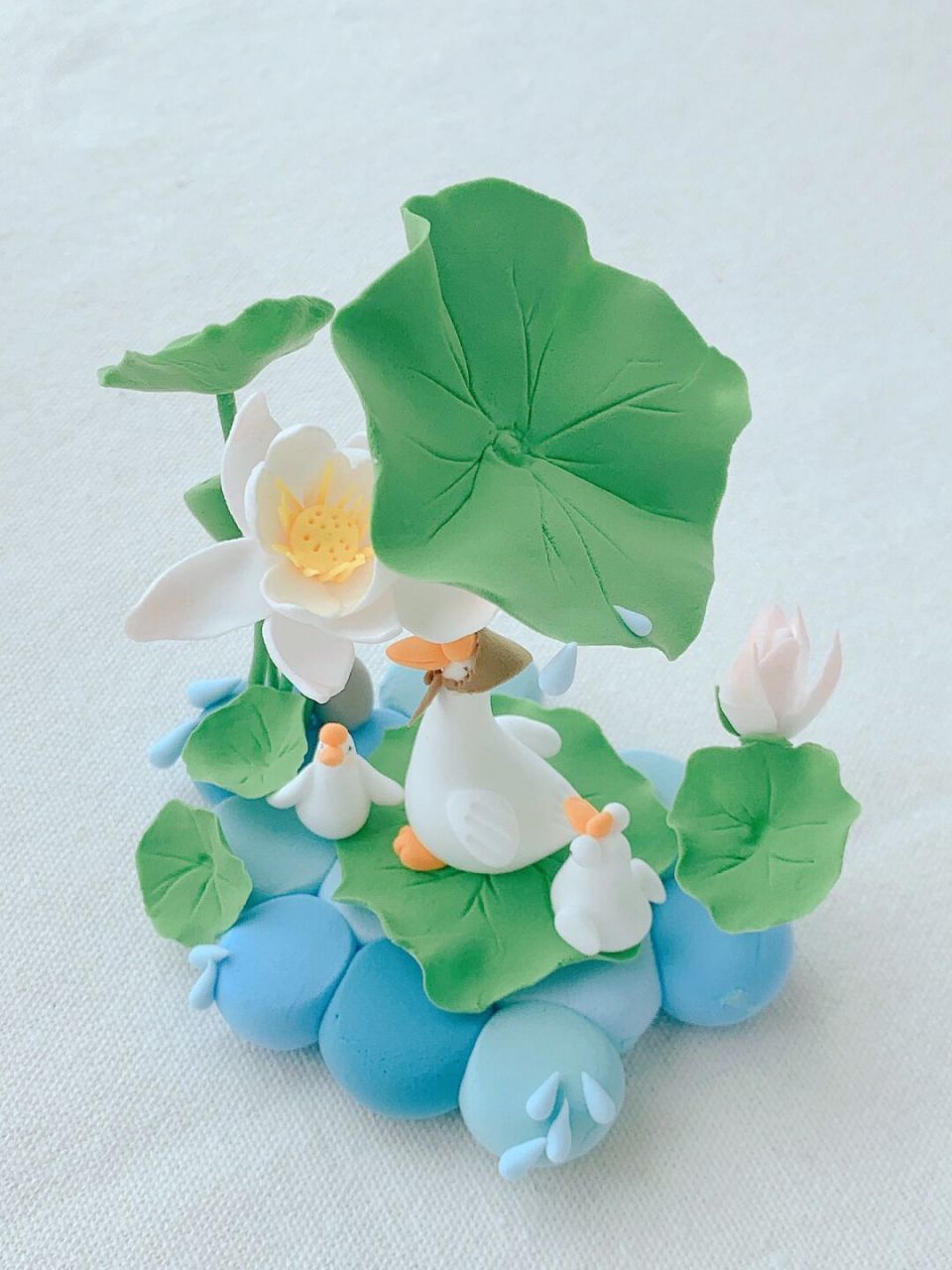 超轻粘土|误入荷花深处～今天是大白鹅06～ 97接天莲叶无穷碧,映