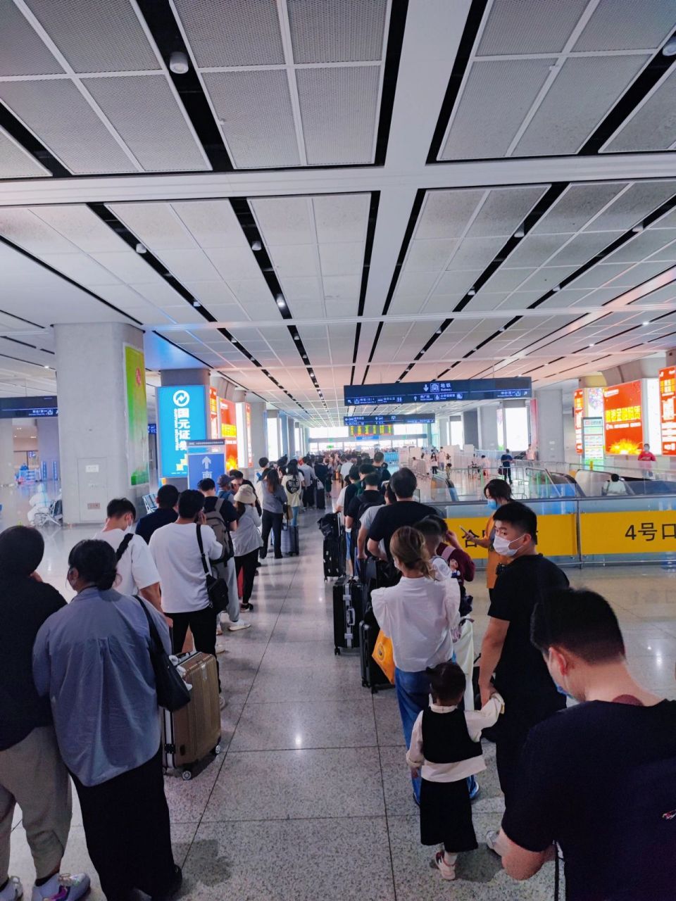 合肥南换乘合肥站 换乘坐地铁只要30多分钟,从合肥南站出站花了40分钟