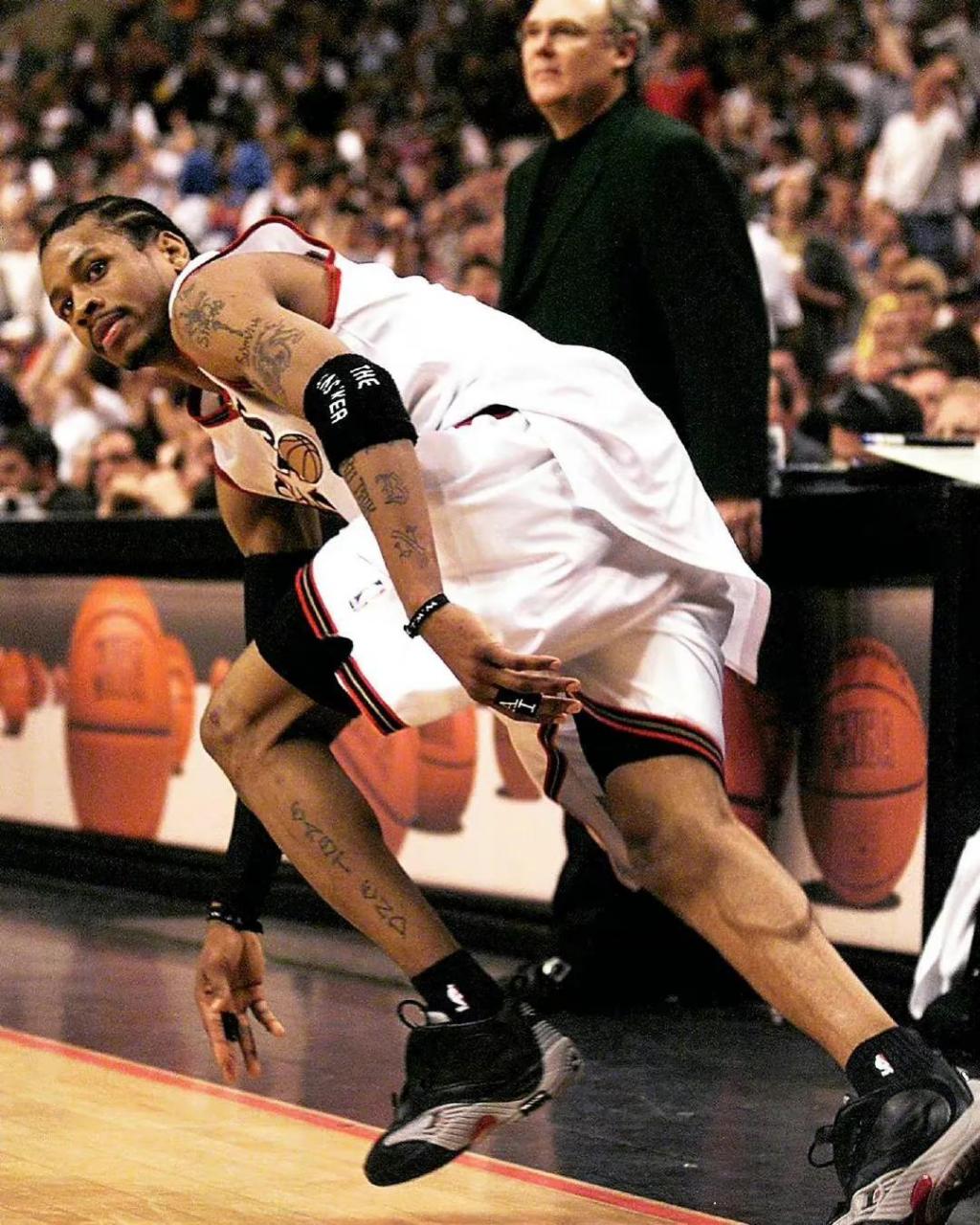 艾弗森的小腿肌肉真发达艾弗森 艾弗森小腿肌肉 nba