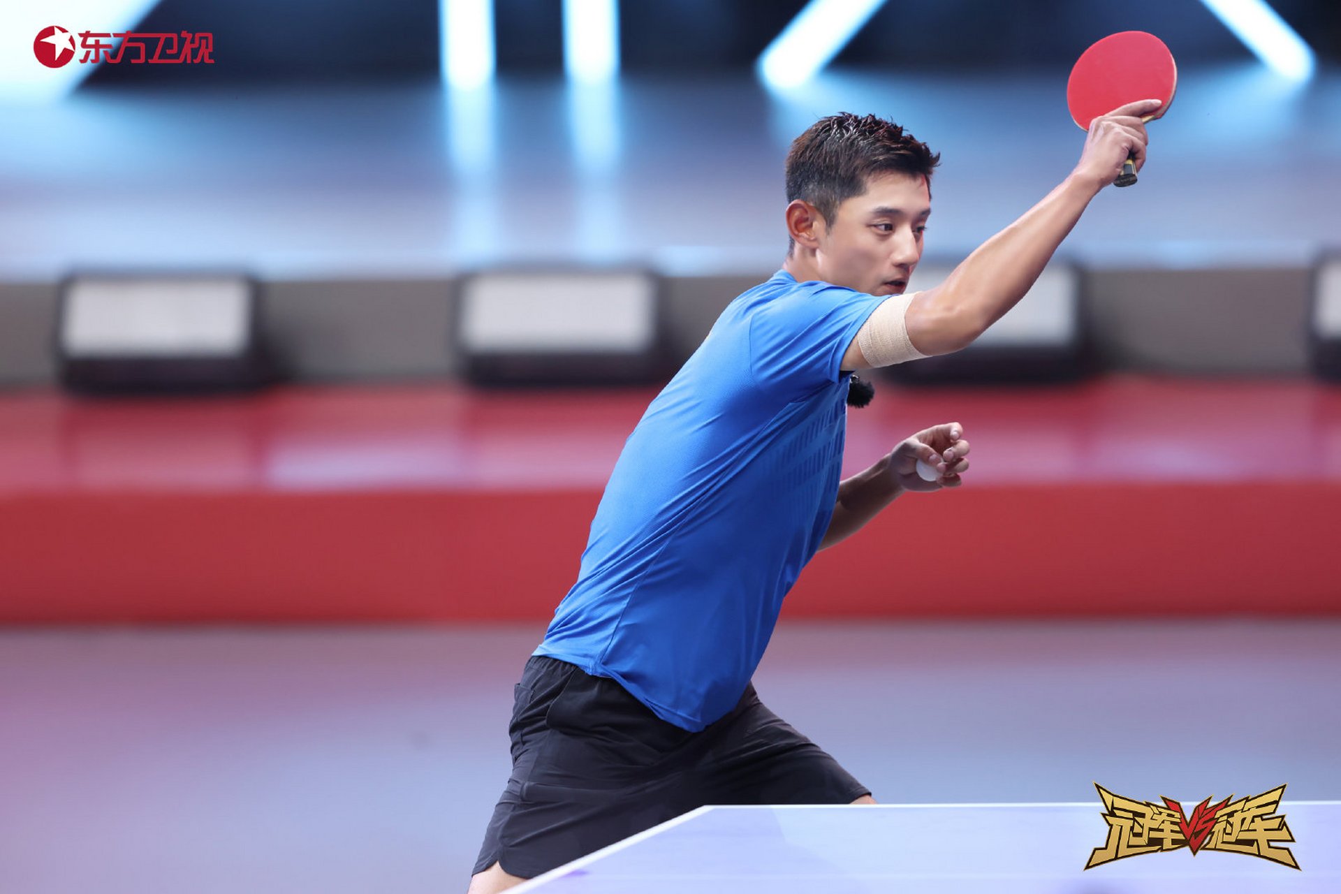 乒乓大满贯得主,世界冠军张继科 球场热血挥拍!