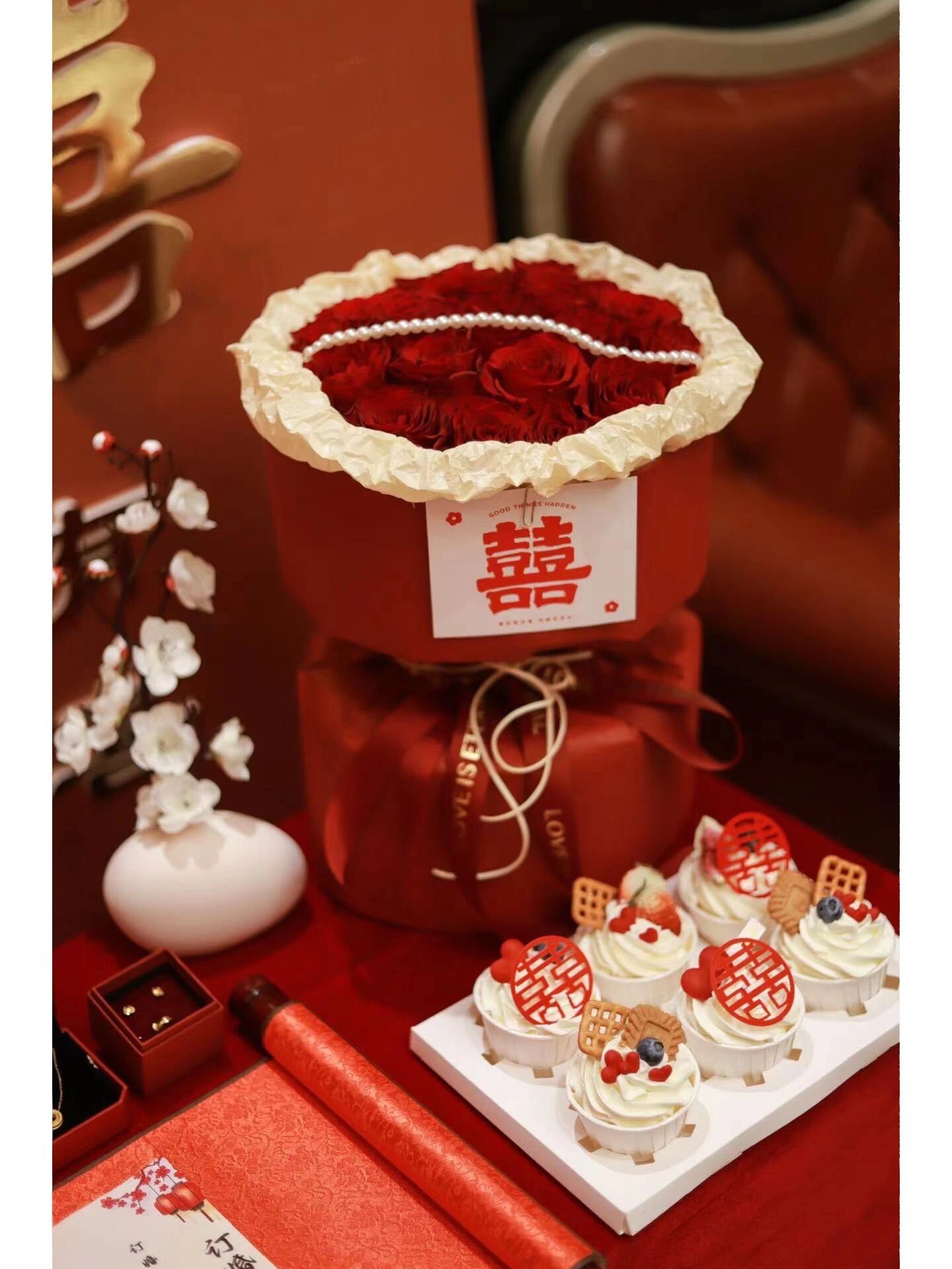 临沭花店 | 19朵小香风玫瑰订婚花束