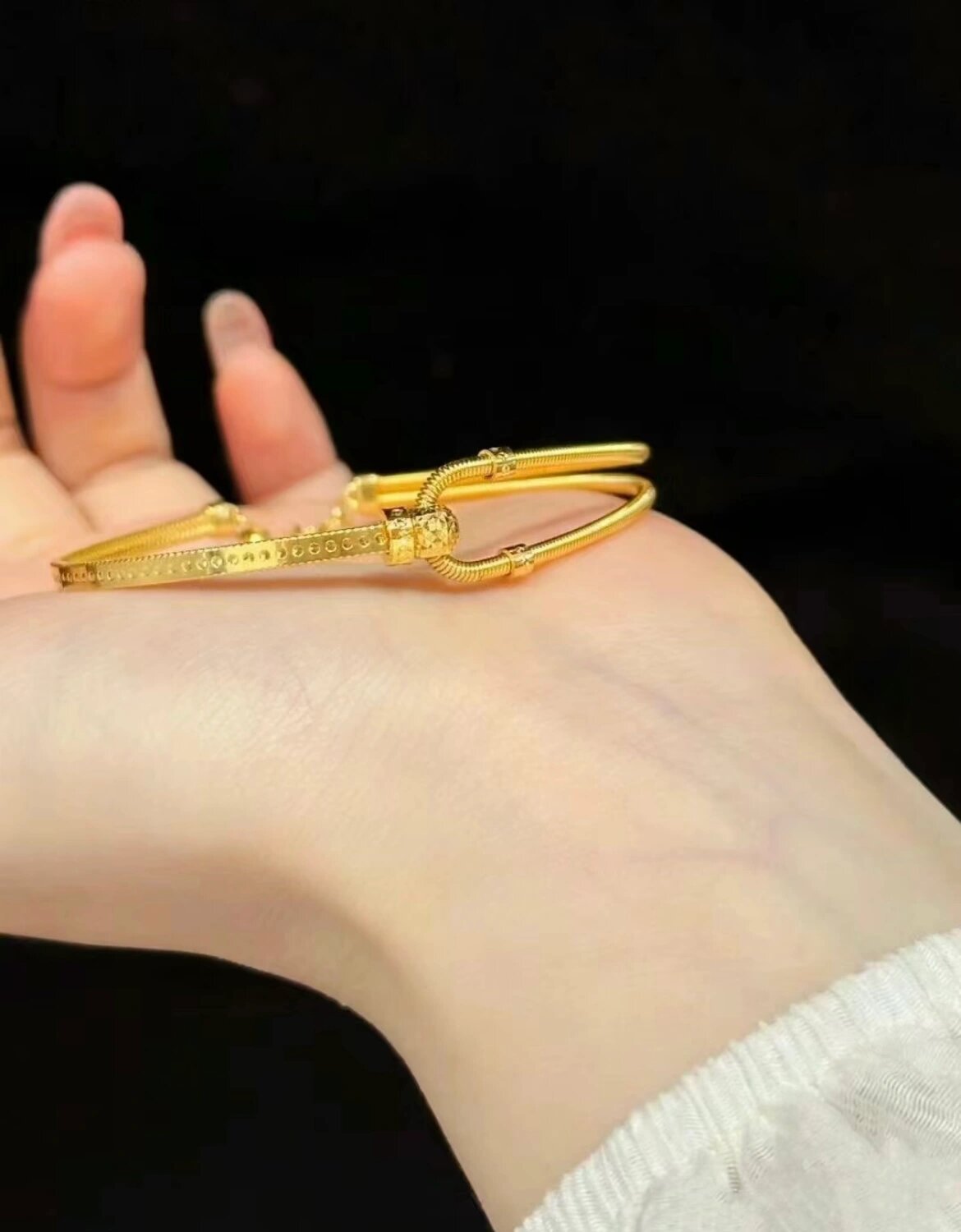 周大福经典款手镯集合