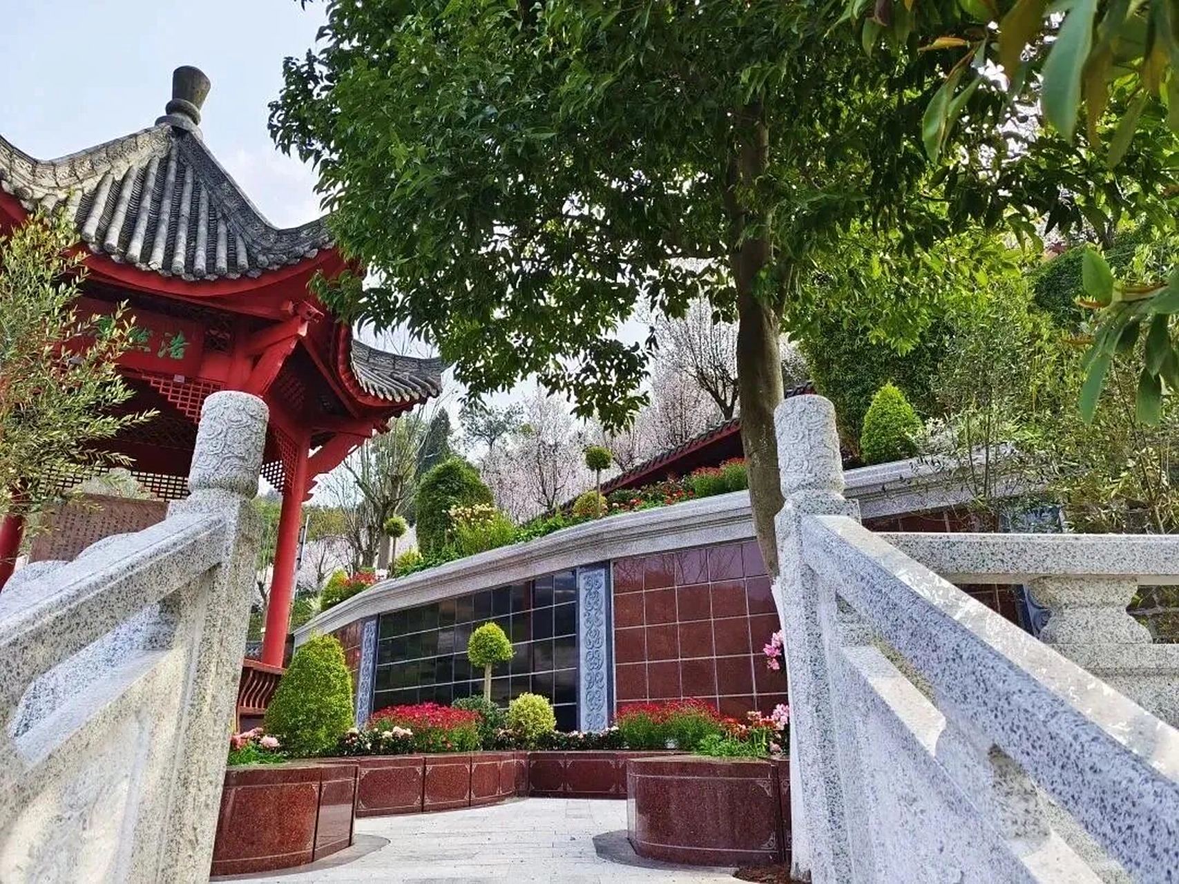 成都长松寺公墓最新价格之成都公墓韩经理 成都市龙泉驿区长松寺公墓