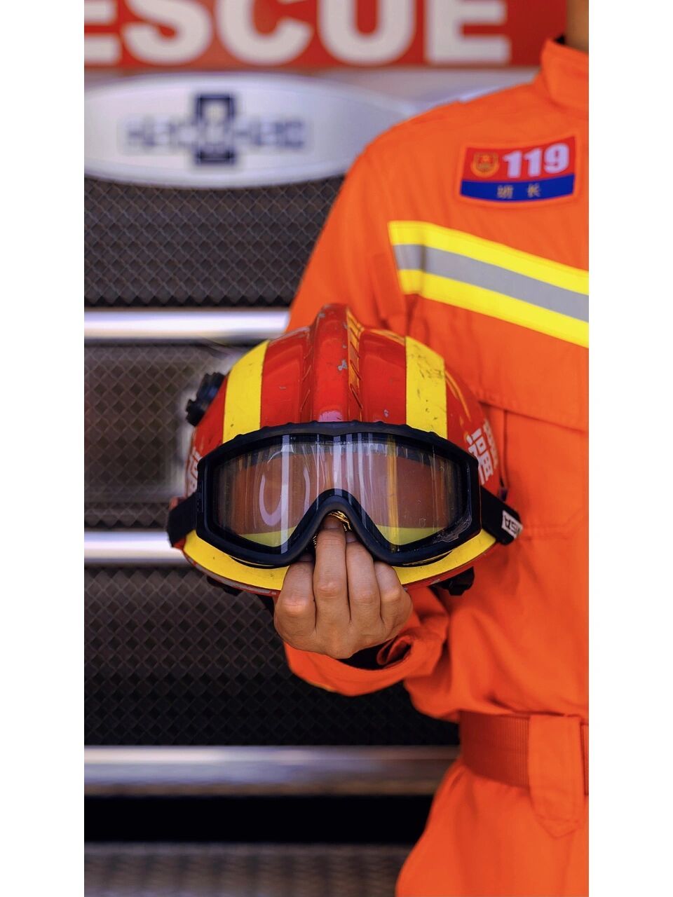 消防员手机壁纸    安利一波蓝朋友手机壁纸哦