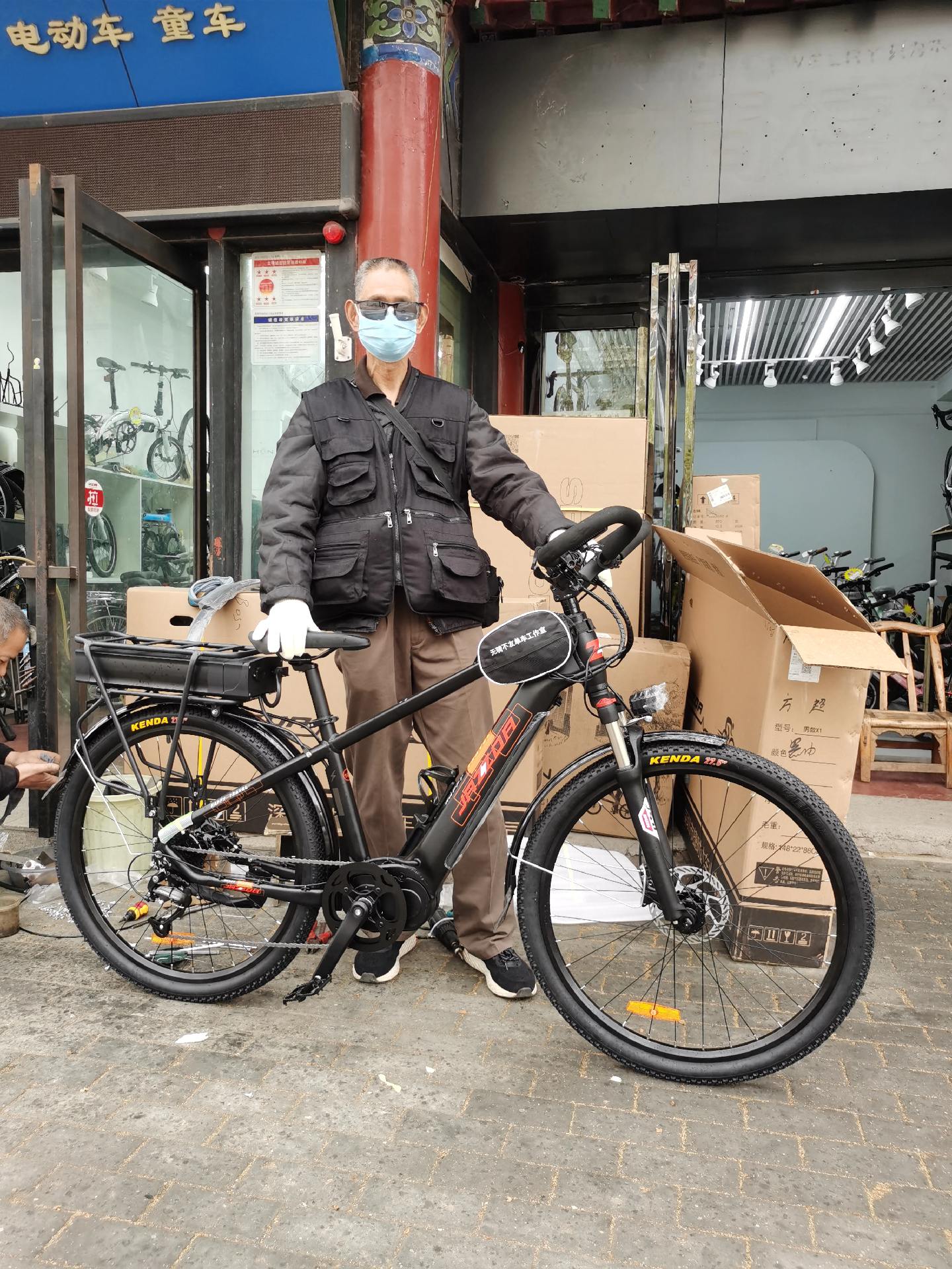 年逾八十的老师傅年前就关注了我们的捷时达电助力变速自行车,不断