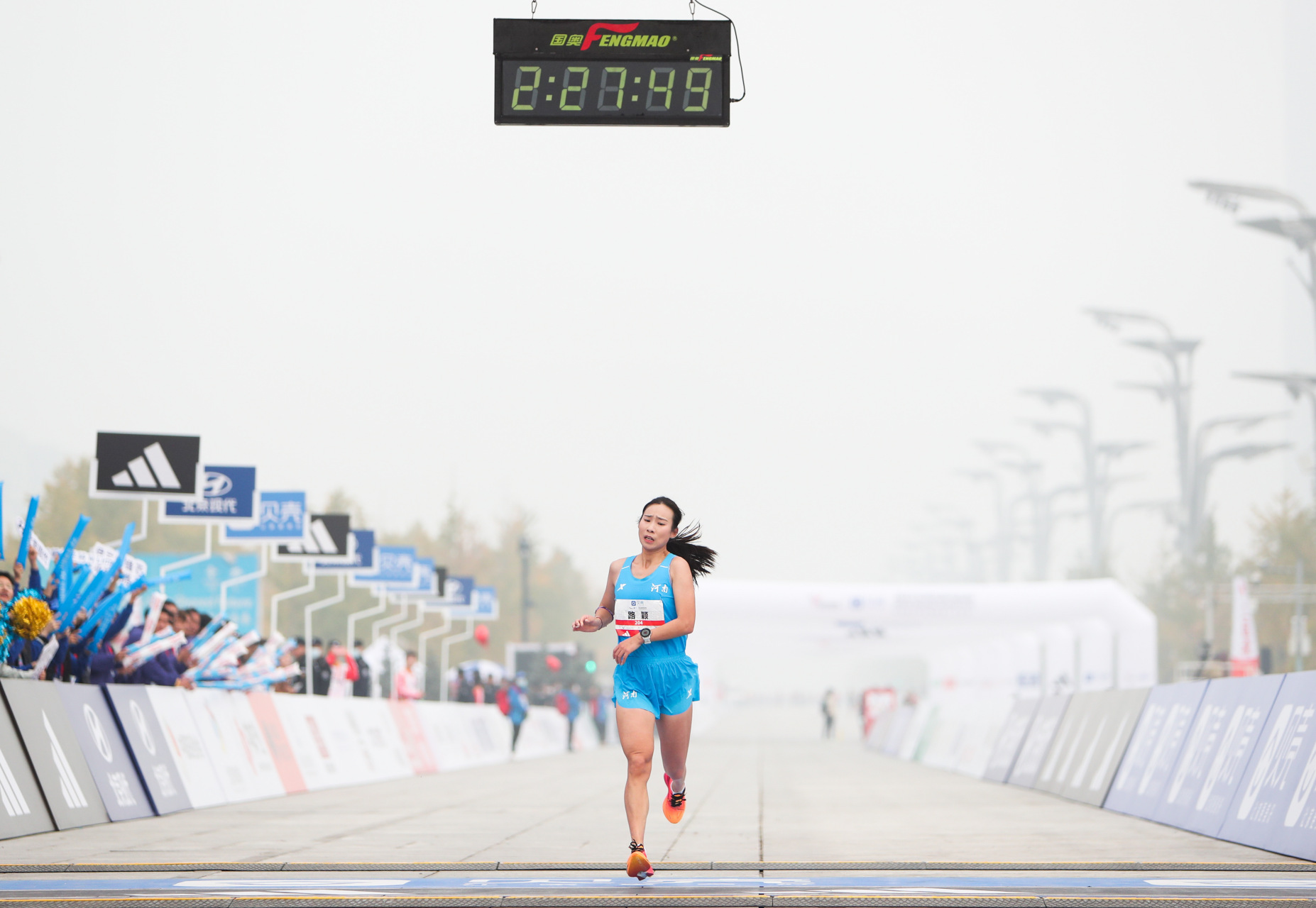 全运会马拉松铜牌得主路颖,在北京马拉松以2:27:49刷新pb,同时再次