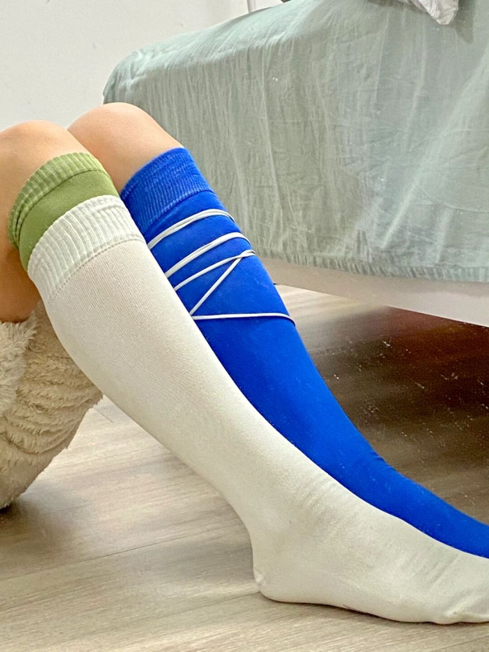 172/50kg 克莱因蓝93用做穿搭亮色就hin绝～ 绑带小腿袜04很有