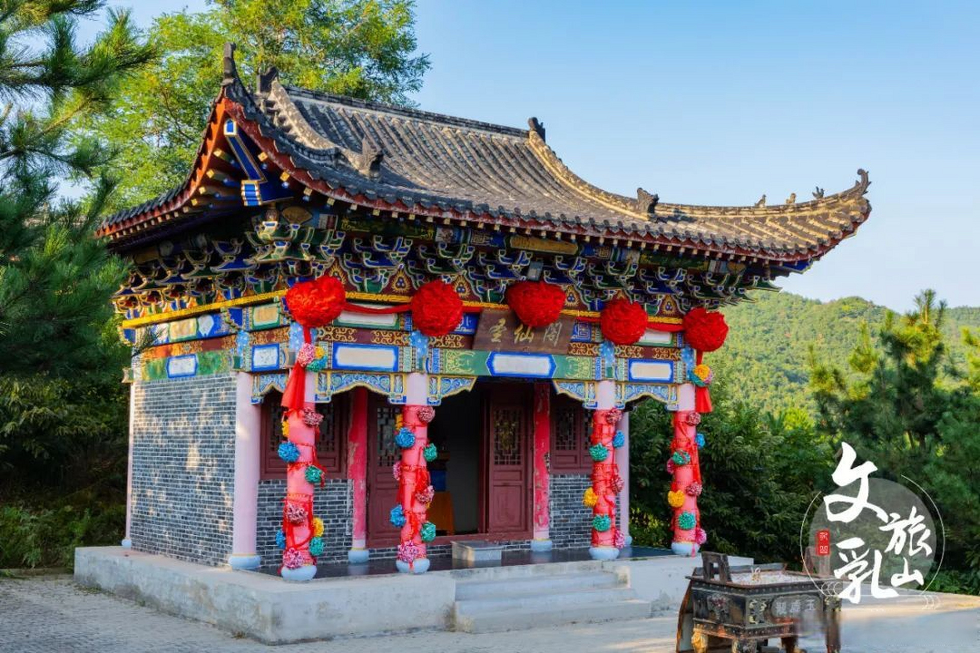 圣水宫位于乳山市冯家镇东北 昆嵛山余脉尼姑顶东坡坳谷中 是"威海市