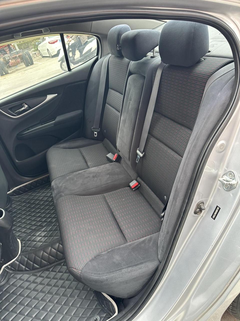 本田凌派,原车绒布座椅升级进口皮.