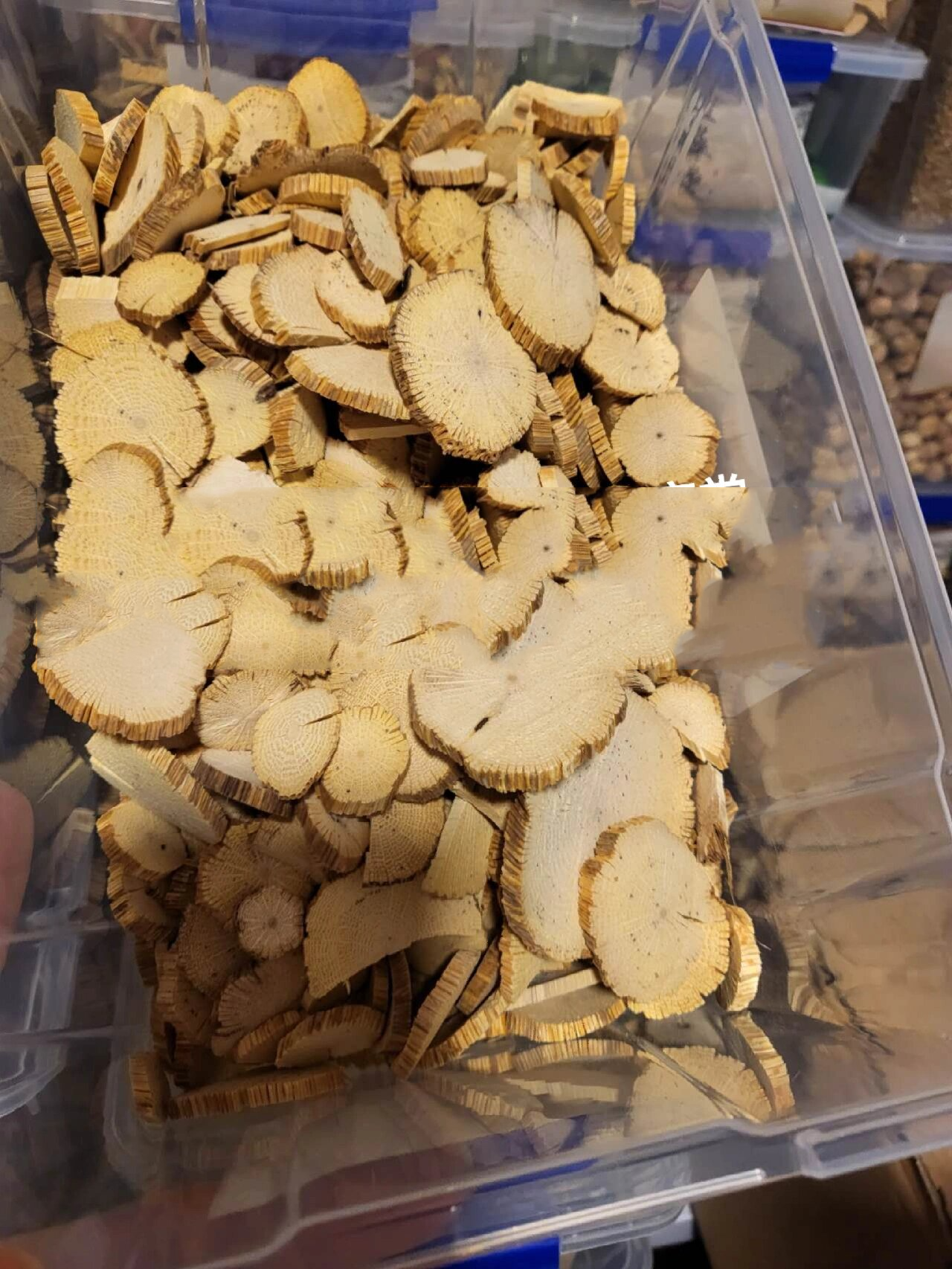 9094中医诊所中药-川木通 川木通具有通淋利尿,清心除烦,通经下乳