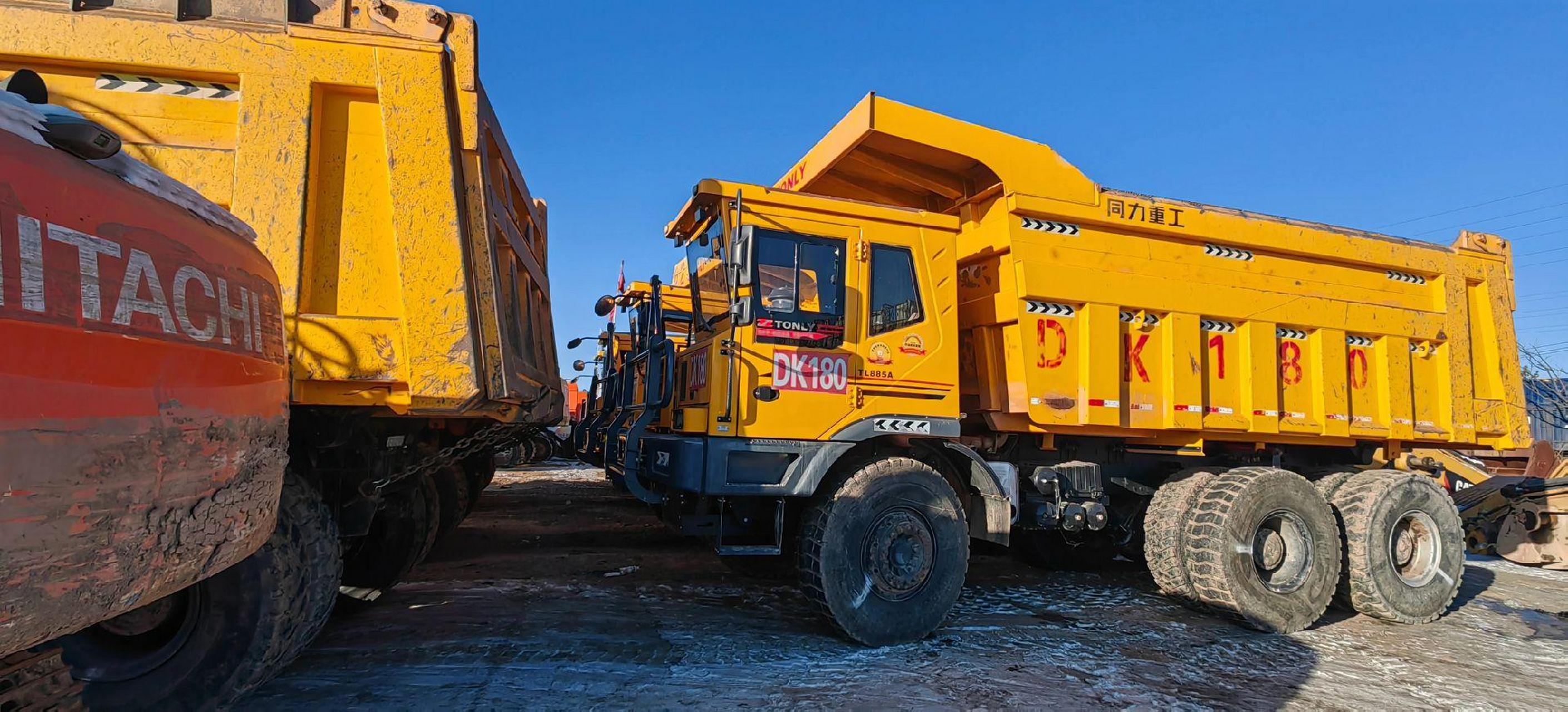 矿用运输车 同力885a