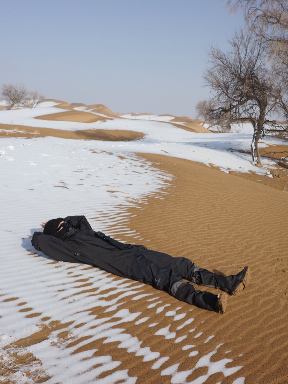 戈壁滩下雪图片图片