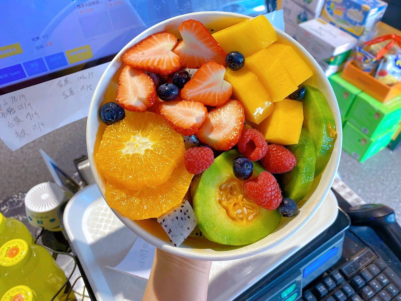 网红水果店日常果切拼盘样品图出来啦97 喜欢吃哪个,把图发给老板看