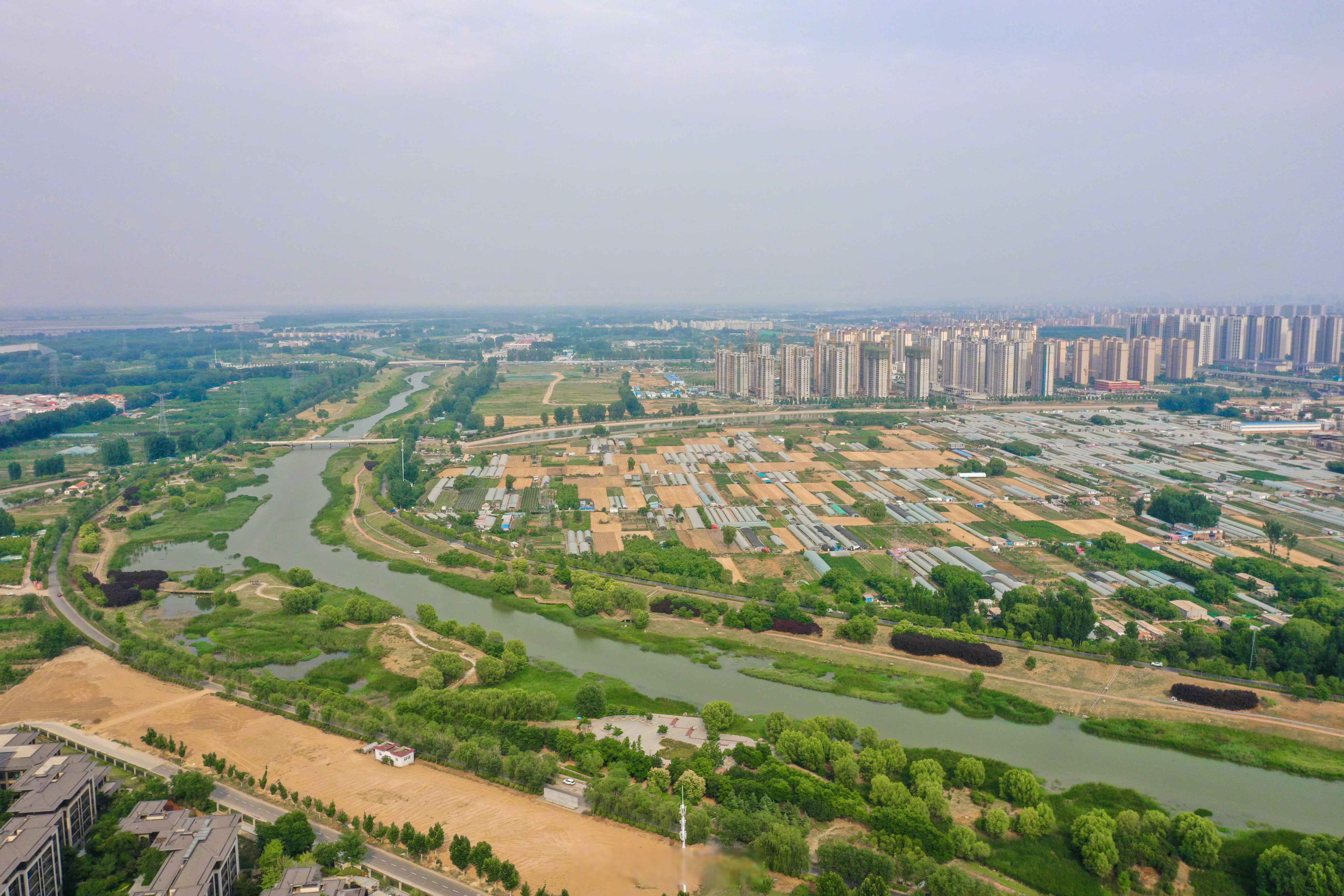 若无水殿龙舟事,共禹论功不较多