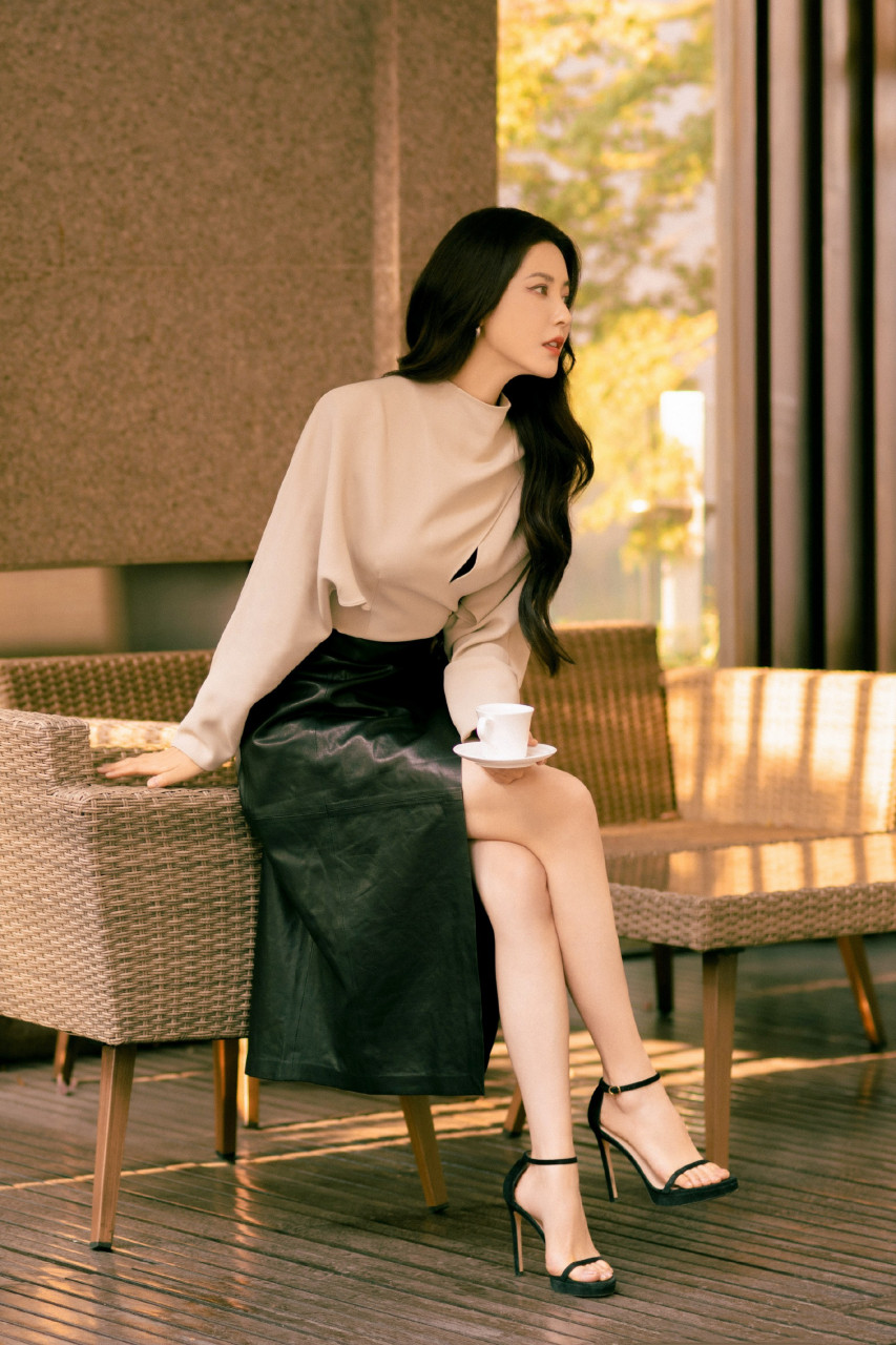 曾黎的一组美拉德穿搭,好温柔的姐姐