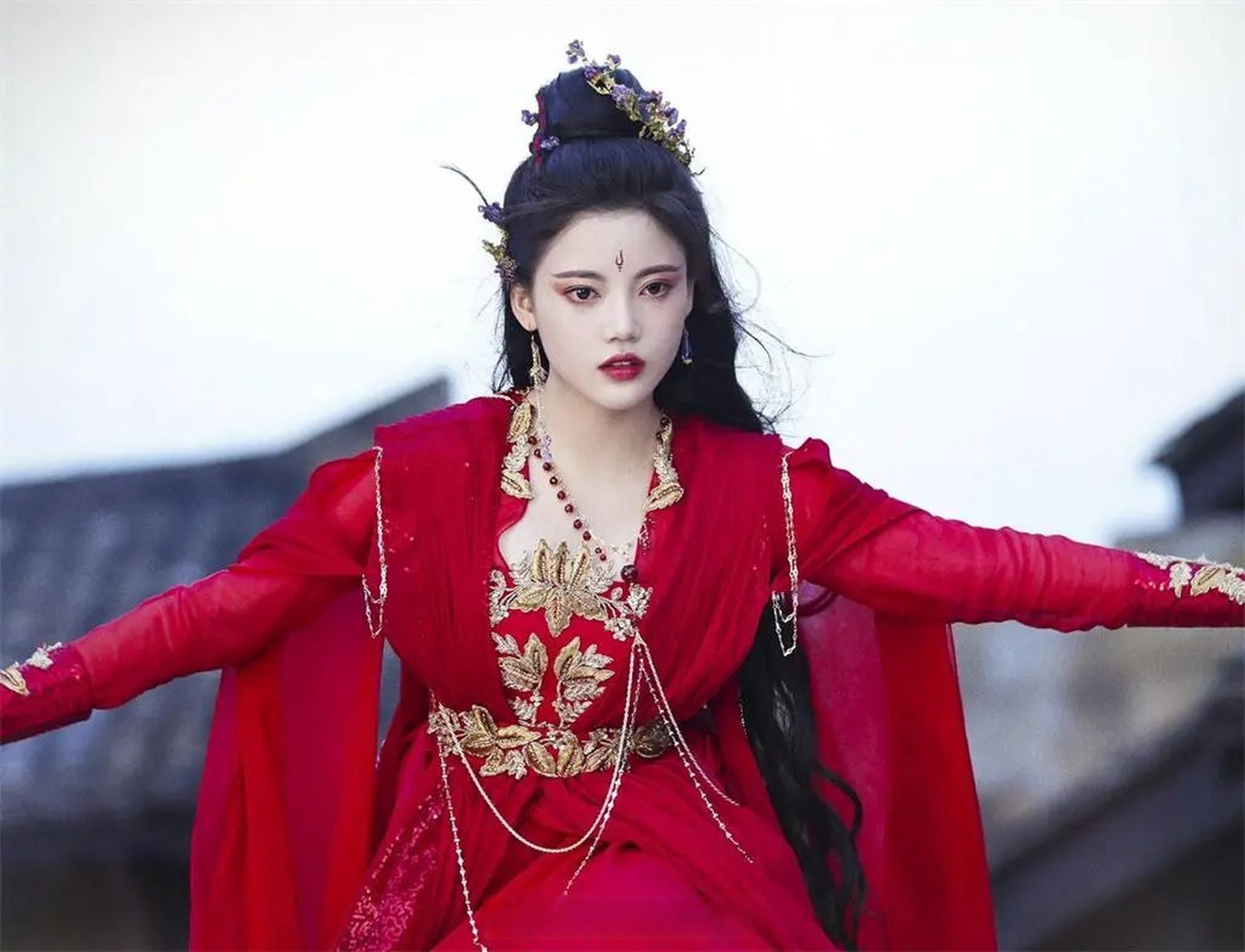 她用自己的妖丹,复活了叶清宇.      这部剧,真是典型的一换一.