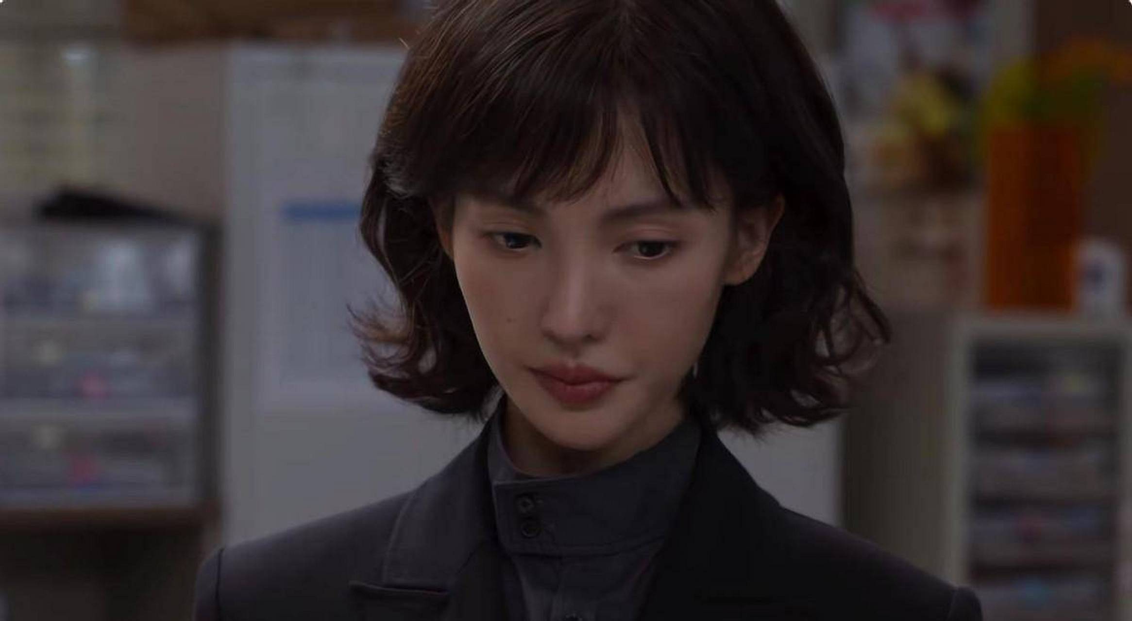 《平凡之路》金晨的脸看着很不自然,短发造型遭网友吐槽