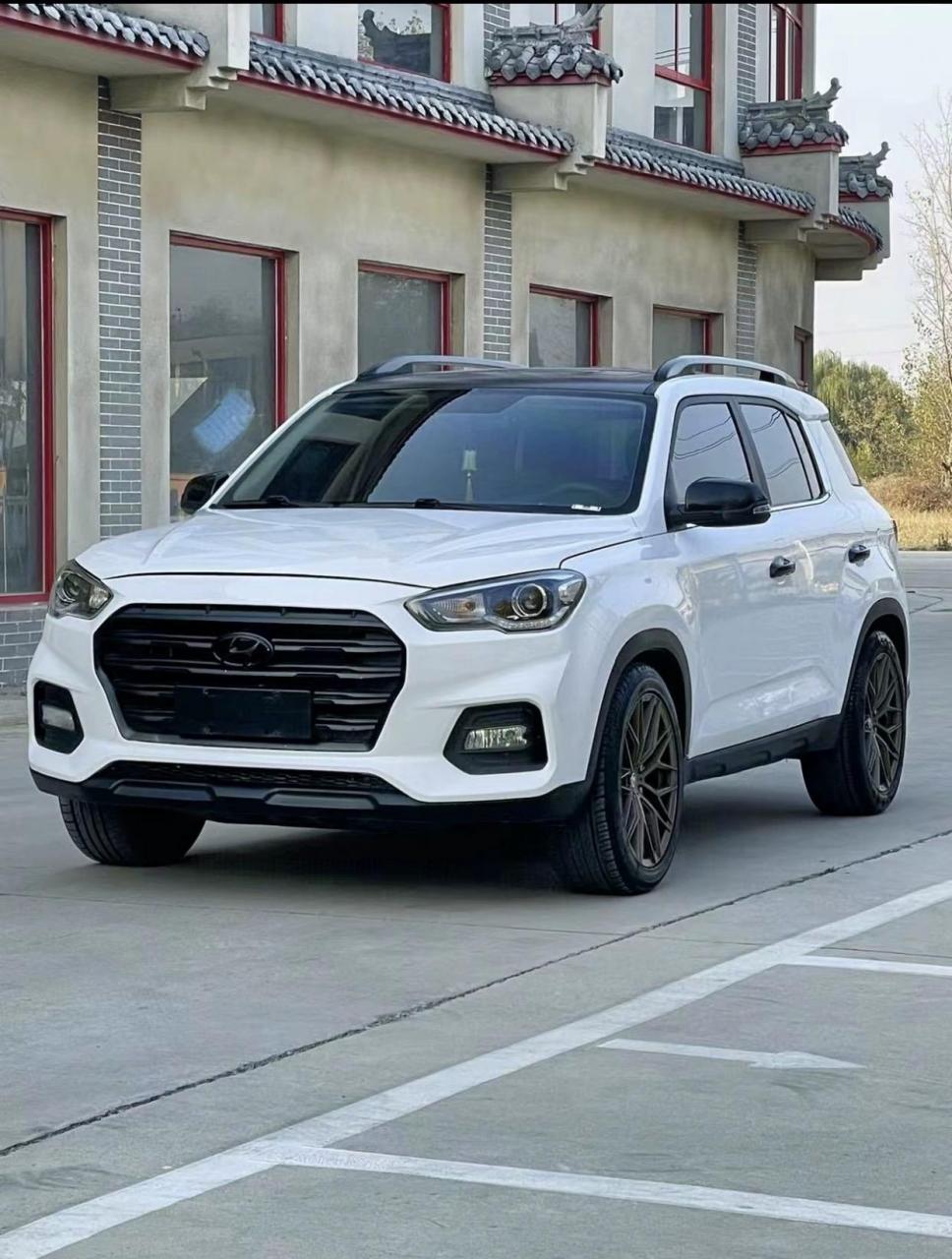 白车配黑武士中网真的是很经典呀,又酷又帅还不失优雅