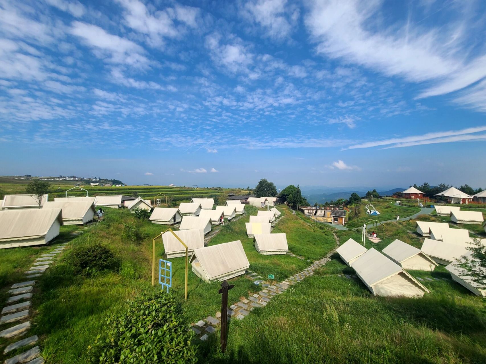 贵阳高坡露营 夕阳美翻了 前期看了一些攻略 还是去高坡啦啦～美翻