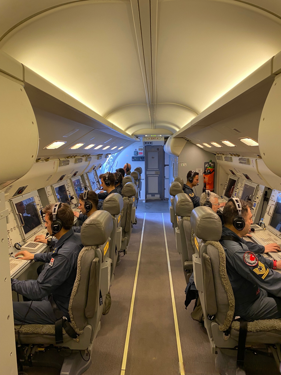 土耳其e-7a楔尾鹰预警机内部