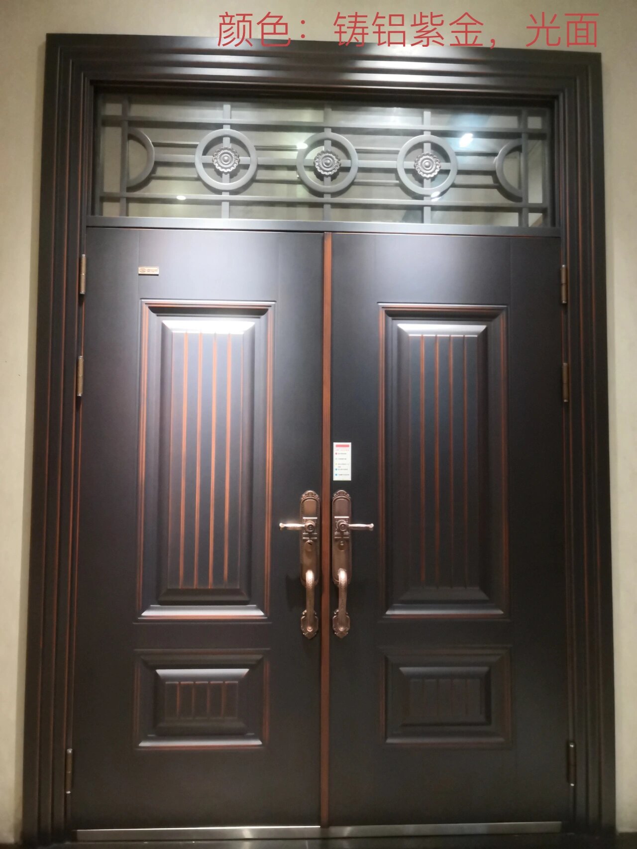 朋友们,帮忙选一下农村自建房堂屋门