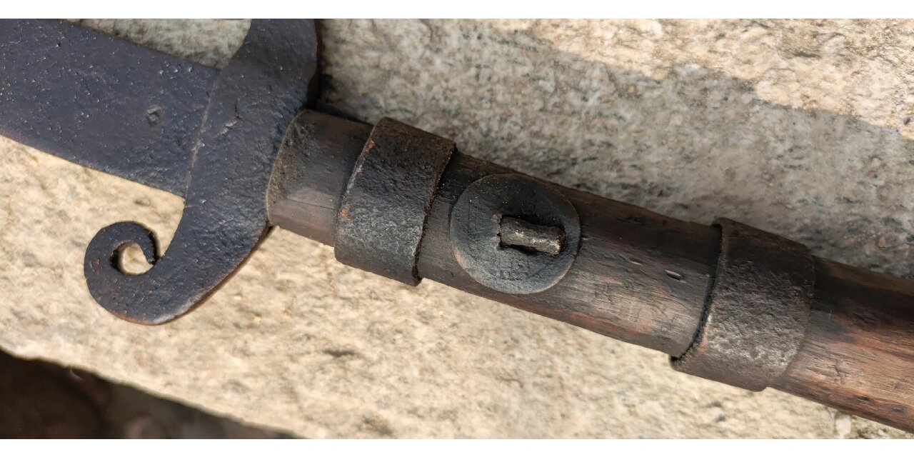 古兵收藏～矛刀 全长2米 铆钉镶铜钱 (康熙)