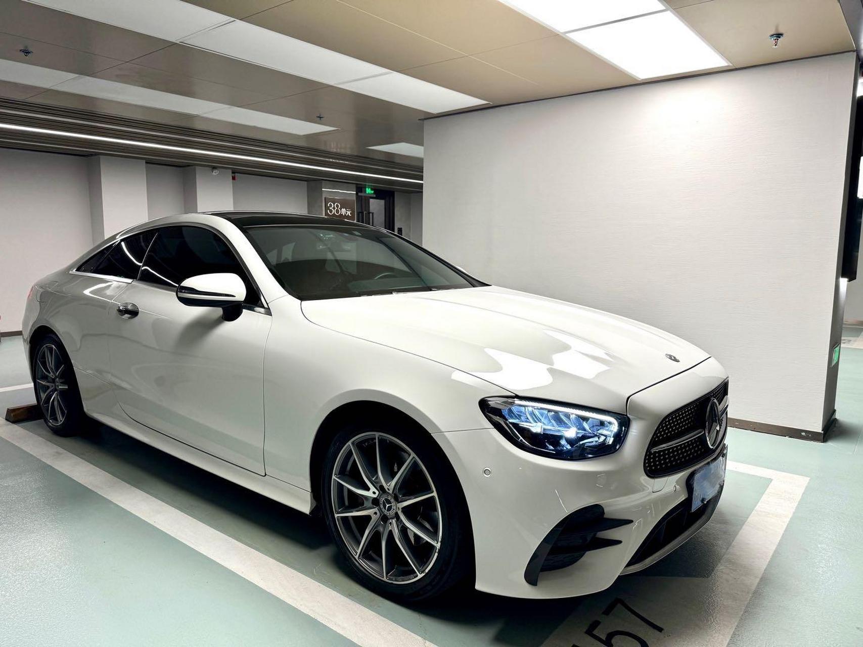 奔驰e260coupee260轿跑 售价:40.88万 上牌日期:2022年3月 2.