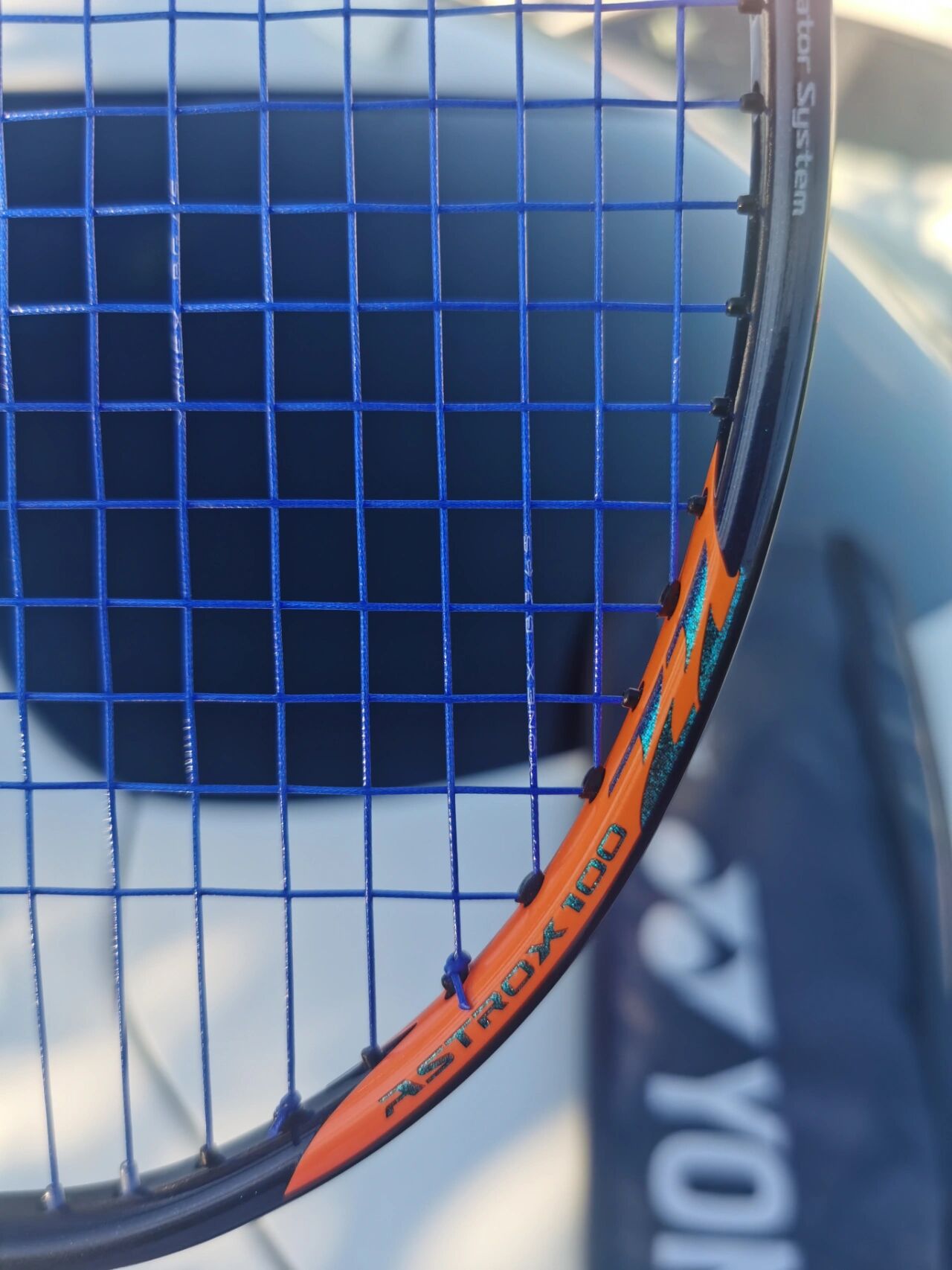 入手尤尼克斯天斧100zz羽毛球拍 作为官方定价1930块钱的羽毛球拍