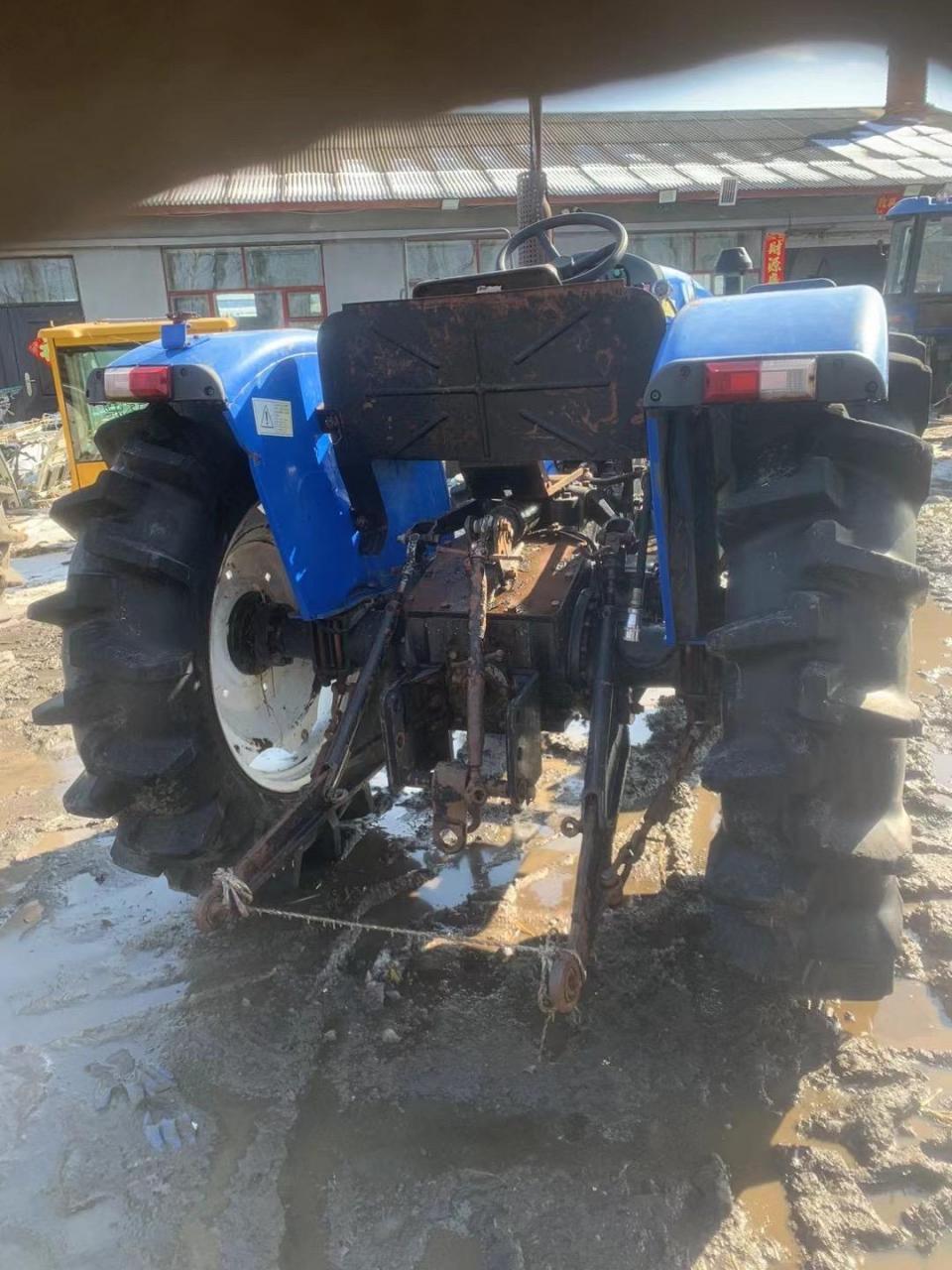 13年三月纽荷兰554新款前桥,轮胎都挺好1.6w