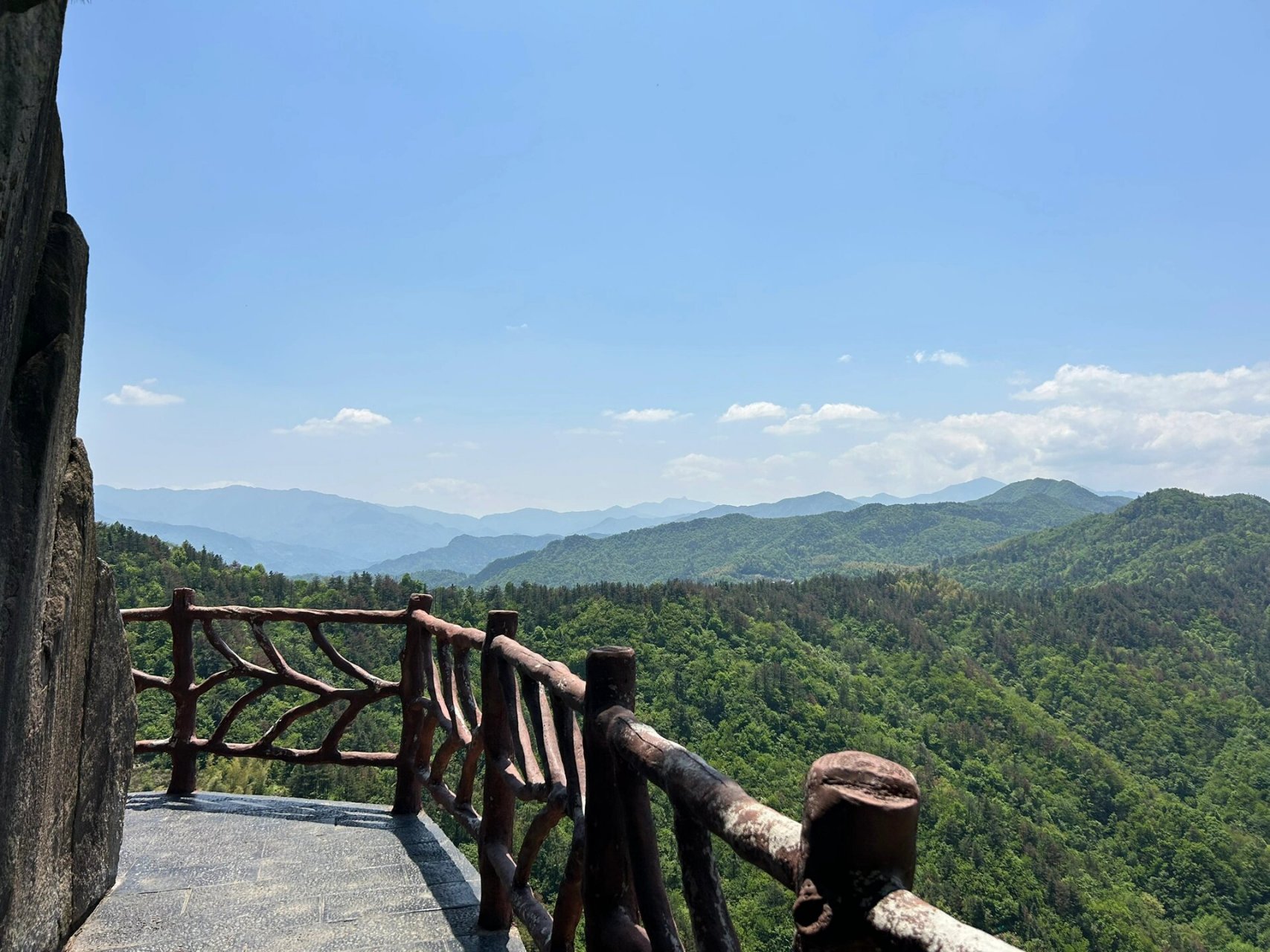 霍山县铜锣寨旅游攻略          99路线规划 直接导航铜锣寨风景区