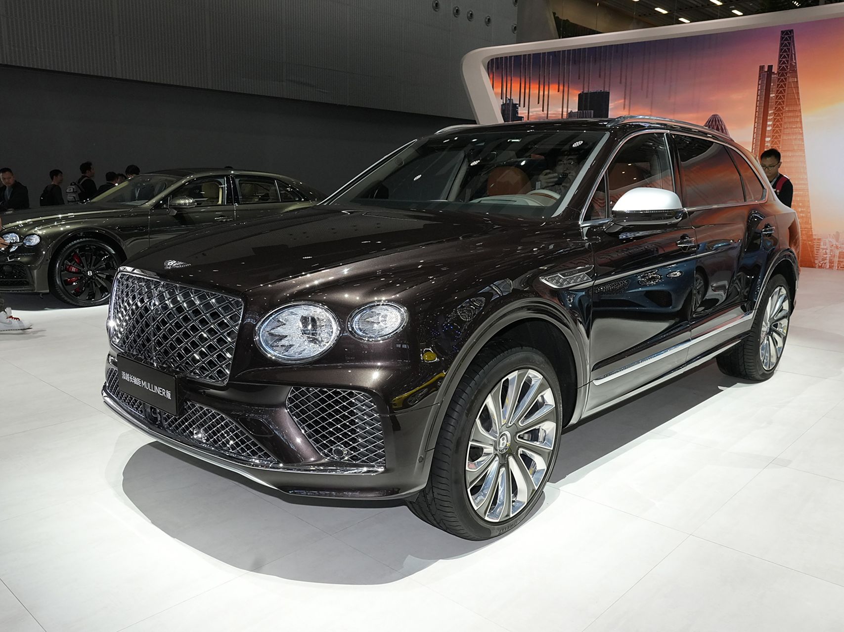 【宾利旗舰suv新款上市,263万元起售】 2024款宾利添越在最近正式上市