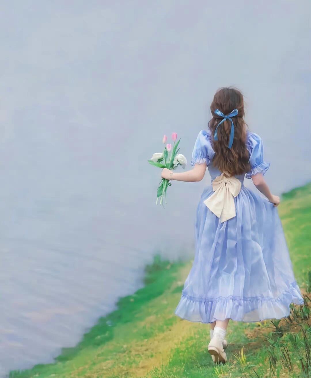 女生背影头像氛围感十足