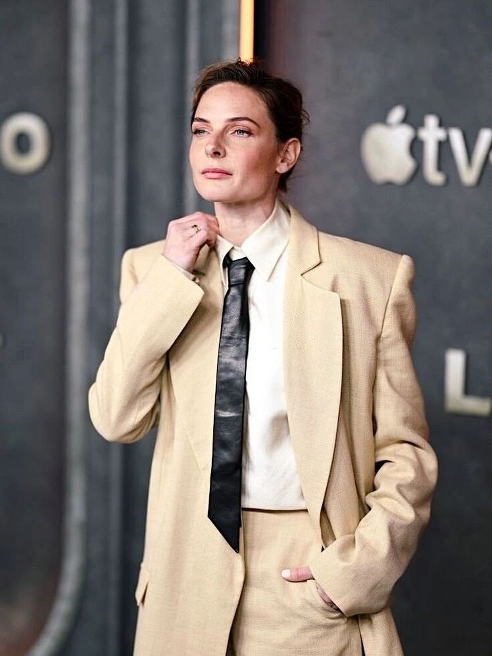 除了碟中谍之外,丽贝卡弗格森rebecca ferguson最近还有一部为苹果