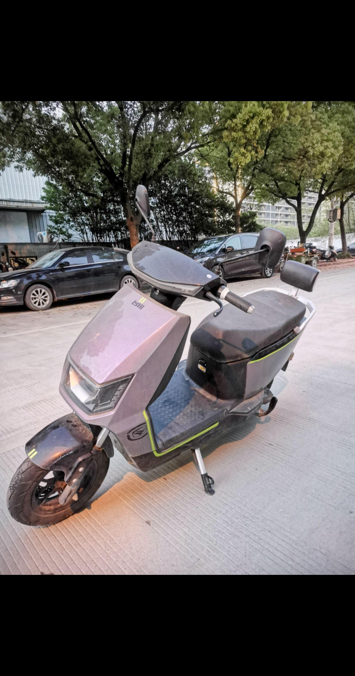 台翔72v新款电动车六个电瓶