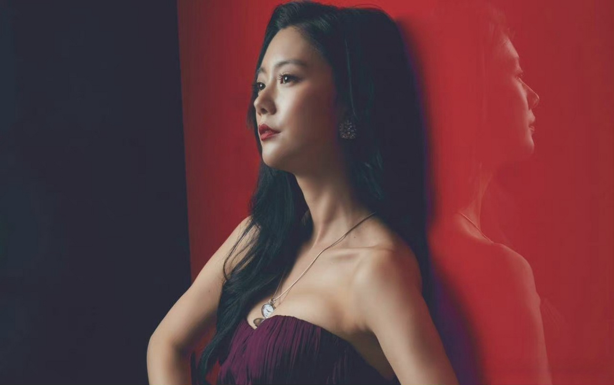 克拉拉(clara lee), 本名李成敏,1986年1月15日出生于瑞士伯尔尼,毕业