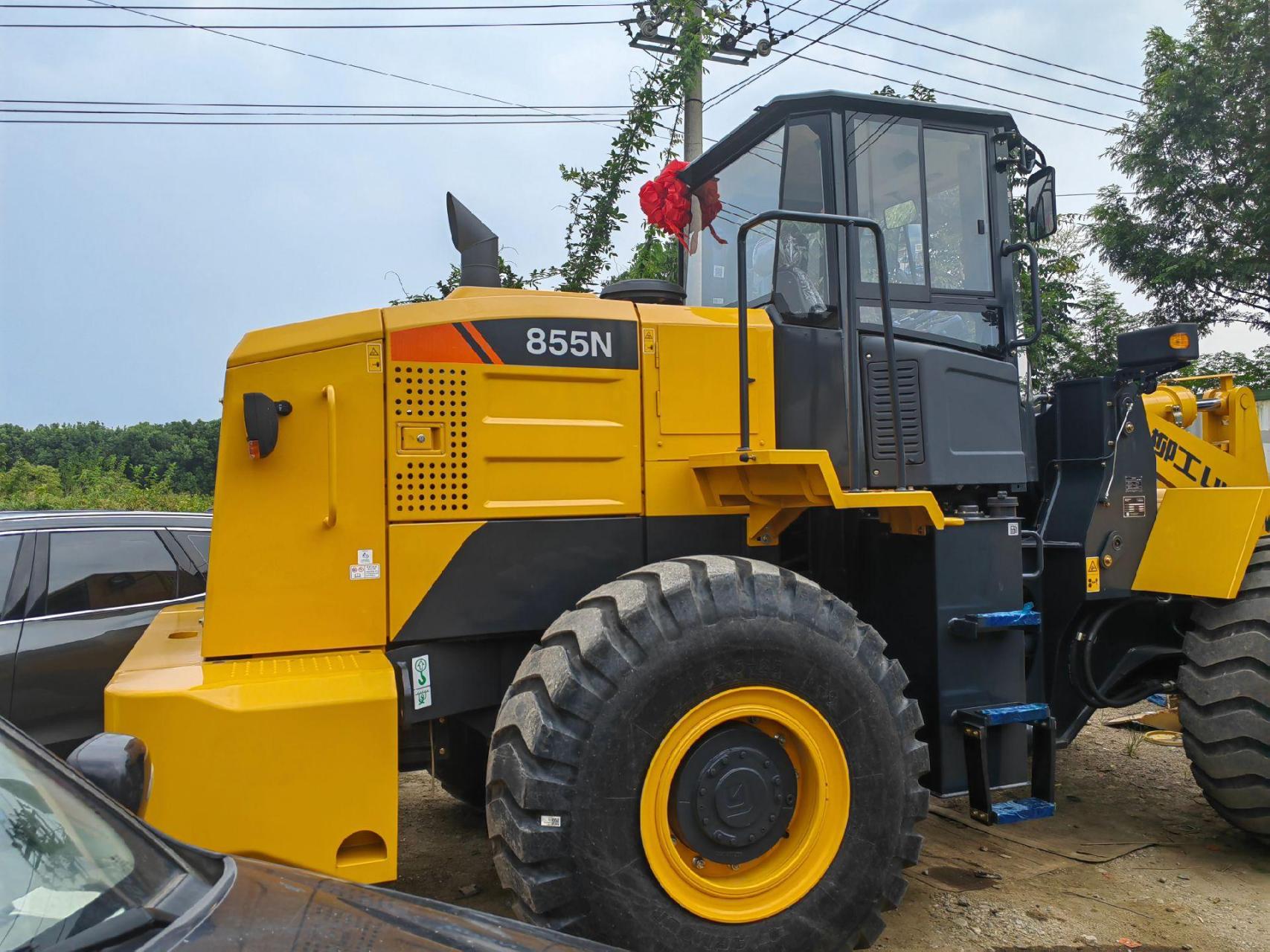 柳工855n新车已经拉到, 老板们有空可以约起来了.
