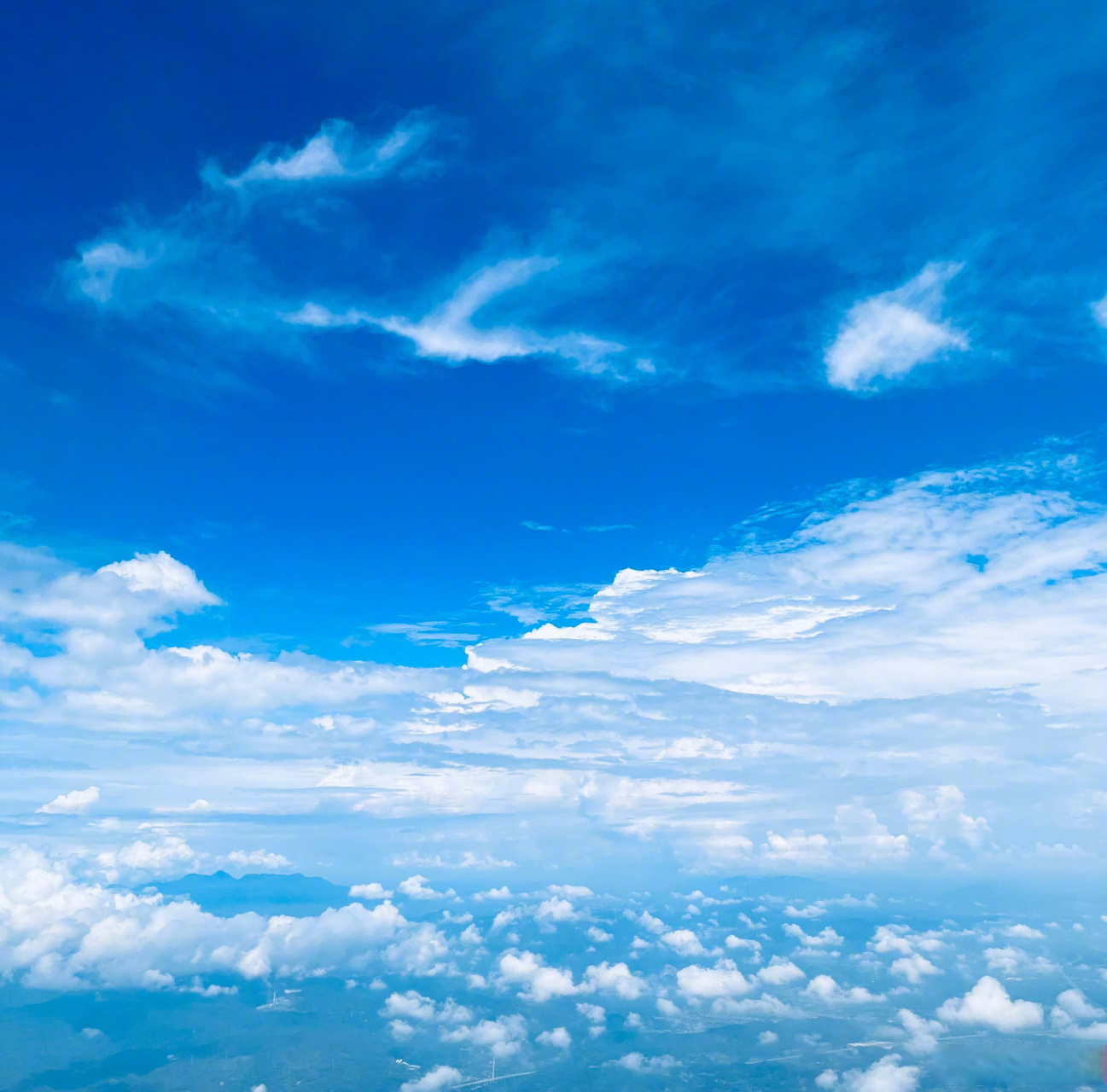 天空  平静又踏实