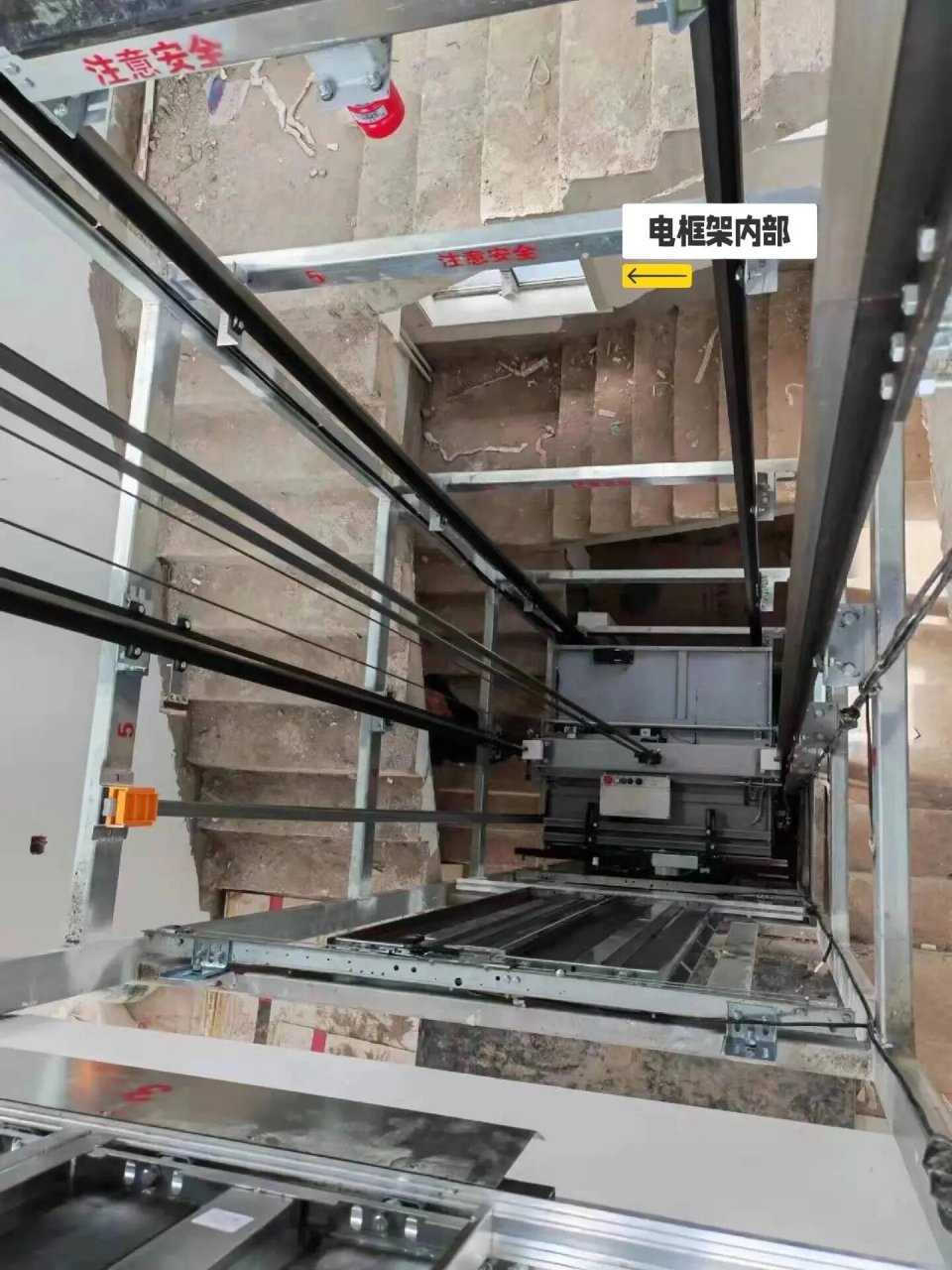 自建房别墅电梯龙门vs背包有哪些优缺点 别墅电梯那种好?