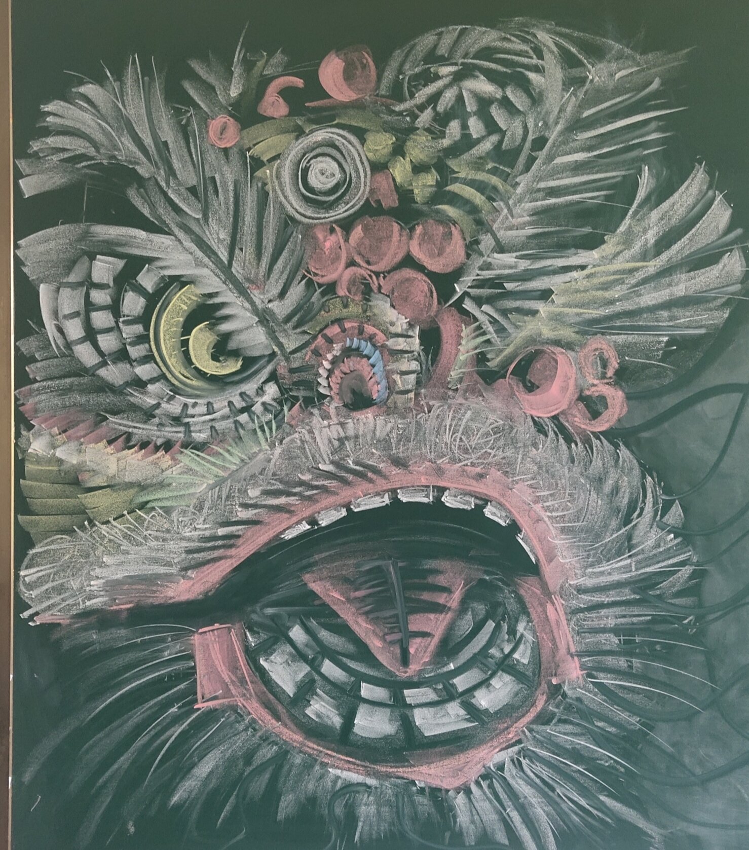 用颜色有限的粉笔临摹陈英杰的醒狮涂鸦