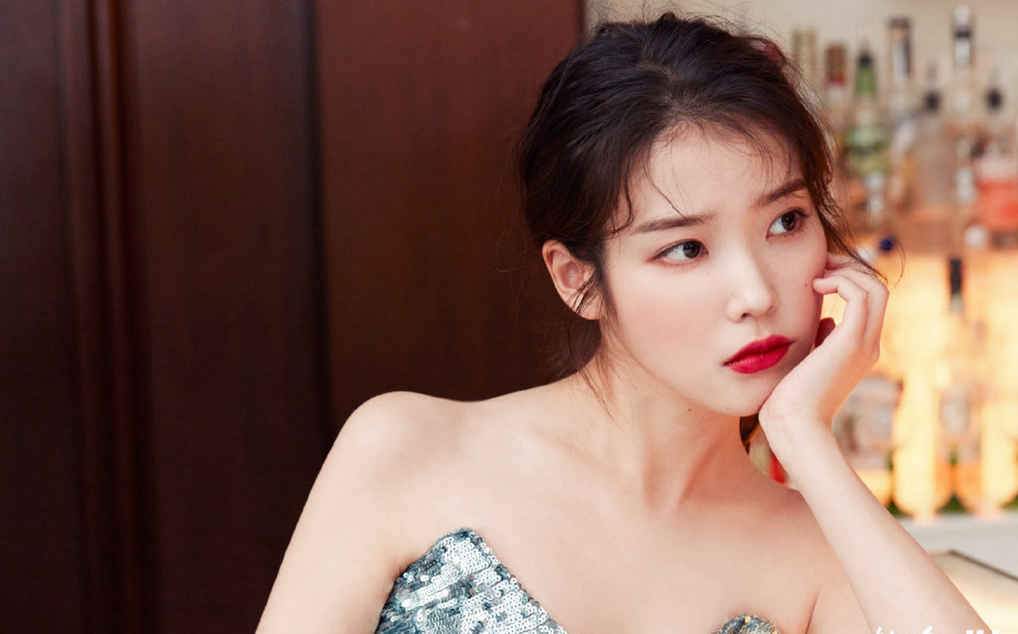 iu李知恩|亮片鱼尾裙写真