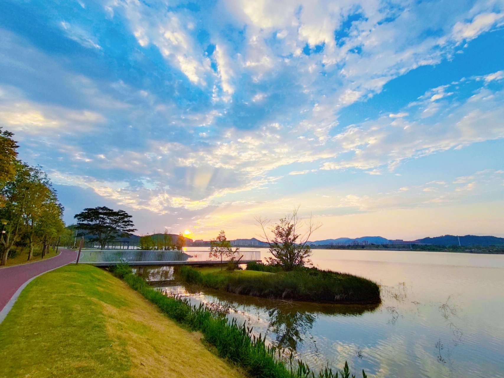 广州拍照|增城荔湖公园拍照圣地 荔湖湿地公园位于荔湖沿线,荔湖水
