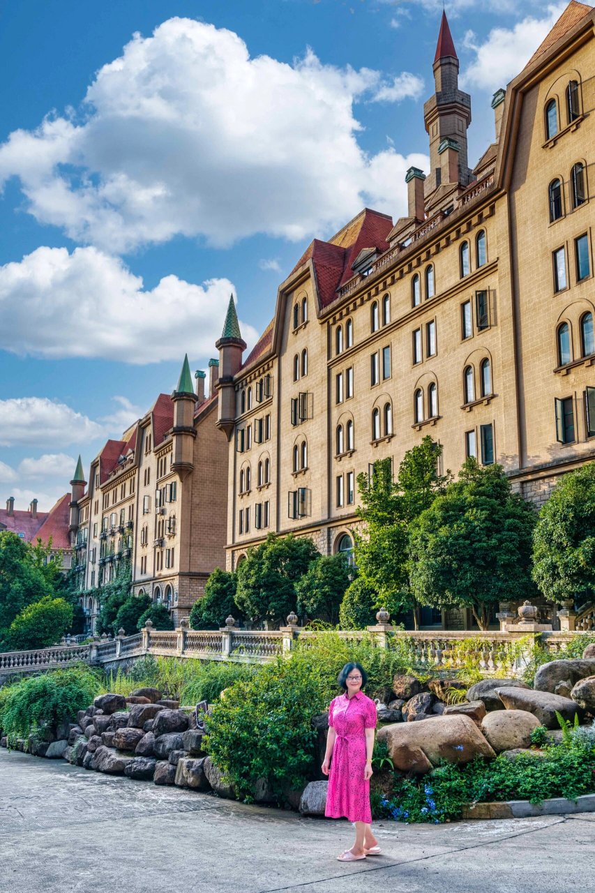 杭州富阳游记～走进爱丽芬城堡 爱丽芬城堡背山隐世,坐落于杭州市富阳