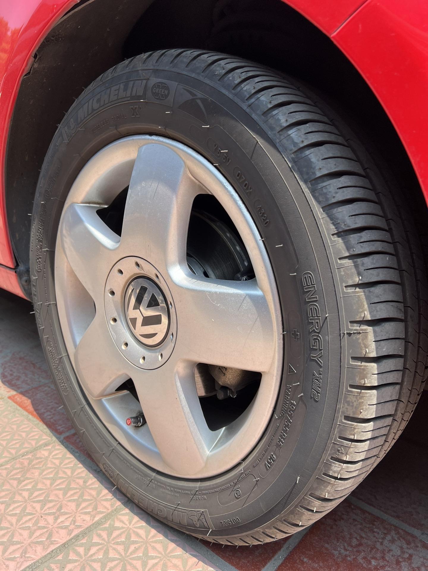 大众经典波罗polo劲情,还没开始减配,原车带蓝牙功能,隐藏式杯架也